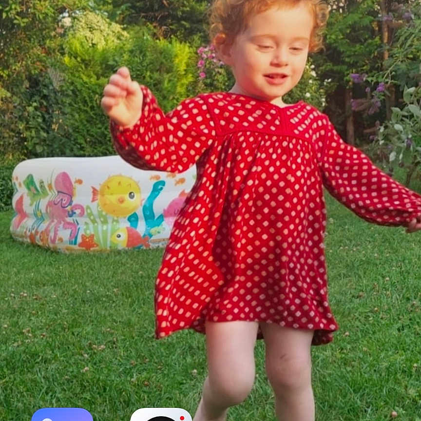 Lucie a rejoint le concours — aidez-le/la à gagner de superbes lots ! baby, backyard, clothing, dress, face, field, grass, grassland, green, head, lawn, nature, outdoors, park, person, photography, plant, portrait, summer, yard