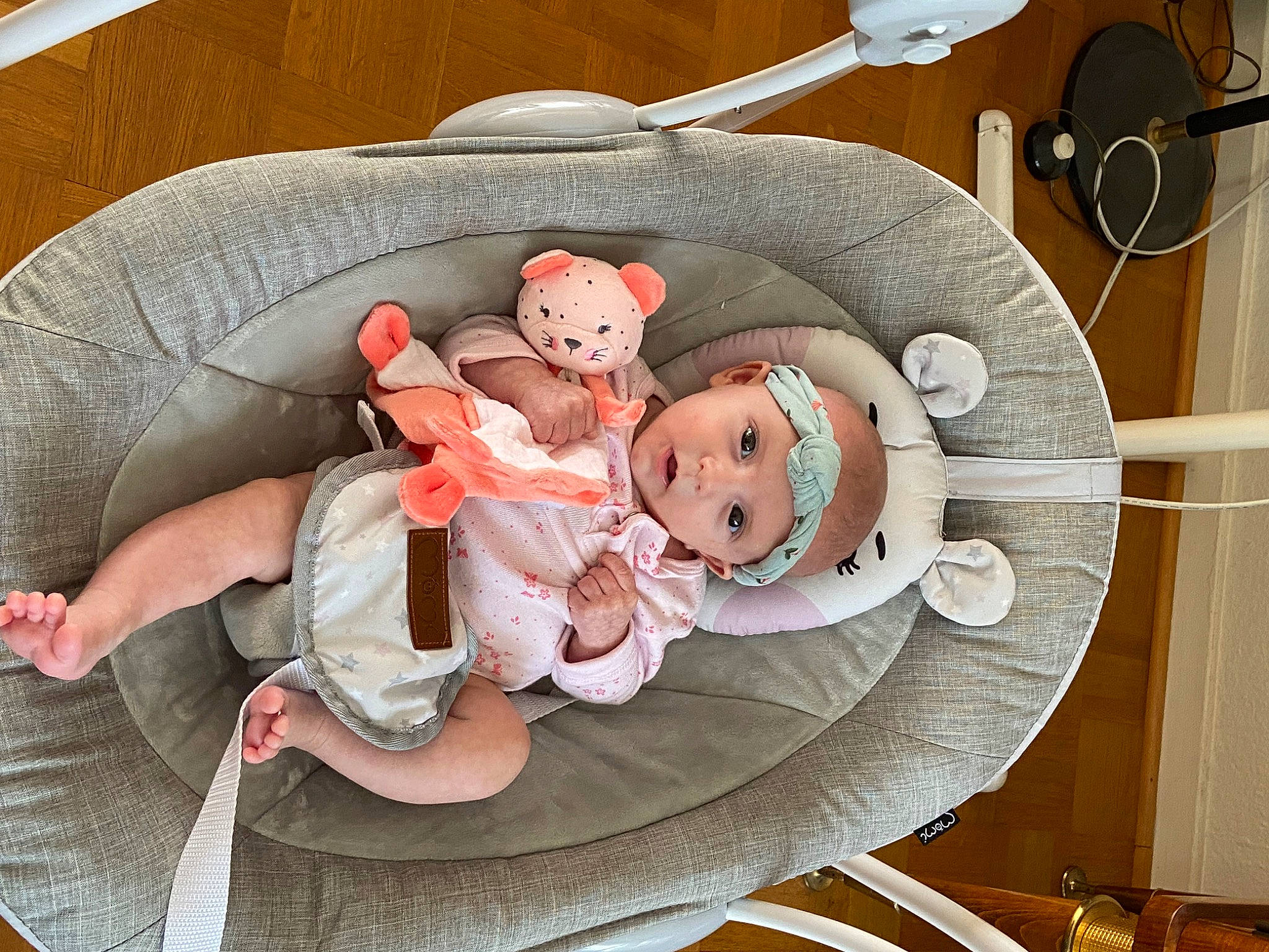 Elia participe au concours pour gagner de l'argent avec cette photo : art, baby, baby_products, baby_safety, baby_sleeping, baby_toddler_clothing, baby_toys, child, circle, comfort, dishware, fashion_accessory, headwear, home_accessories, linens, pattern, person, room, throw_pillow, toddler