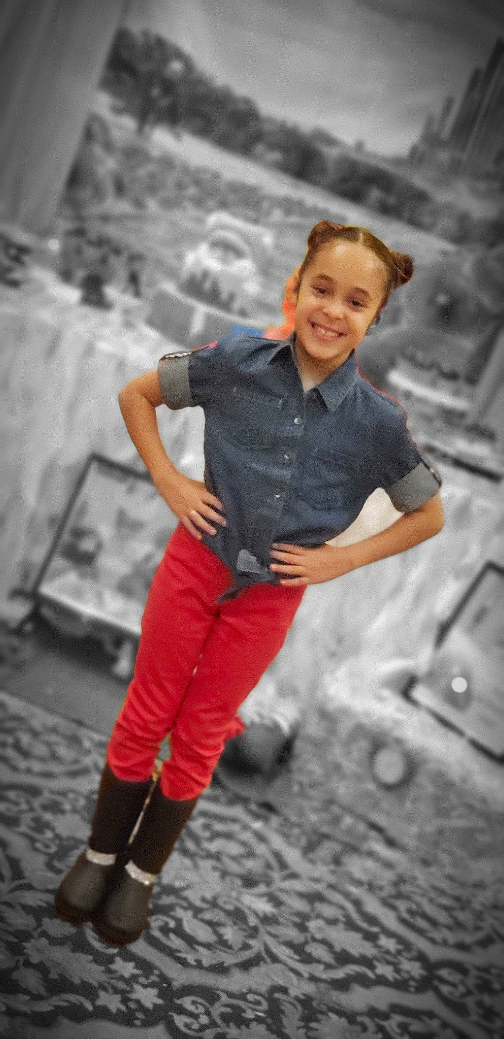 Anabelle Vazquez is registered to the contest to win money with this photo: cool, denim, footwear, fun, jeans, joy, person, photography, shoe, standing, style, t_shirt