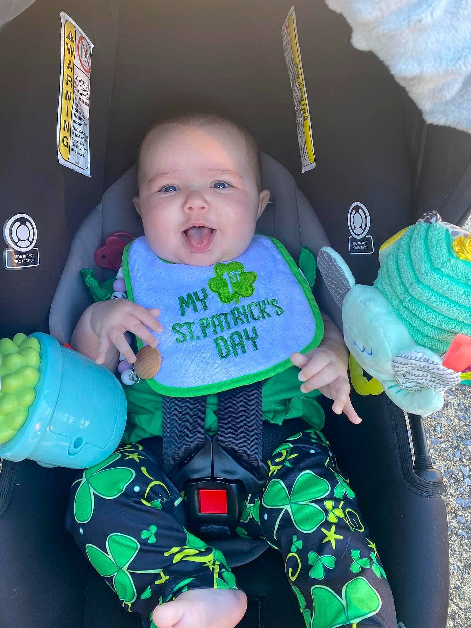 Arya is registered to the contest to win money with this photo: baby, baby_products, baby_toddler_clothing, child, cool, electric_blue, finger, fun, green, hand, happy, person, personal_protective_equipment, photograph, product, skin, sleeve, smile, thumb, toddler