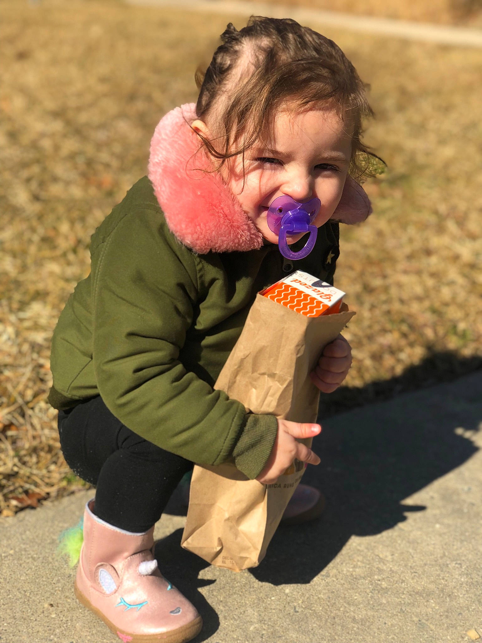 Elizabella is registered to the contest to win money with this photo: child, fun, joy, person, play, smile, soil, toddler, vacation