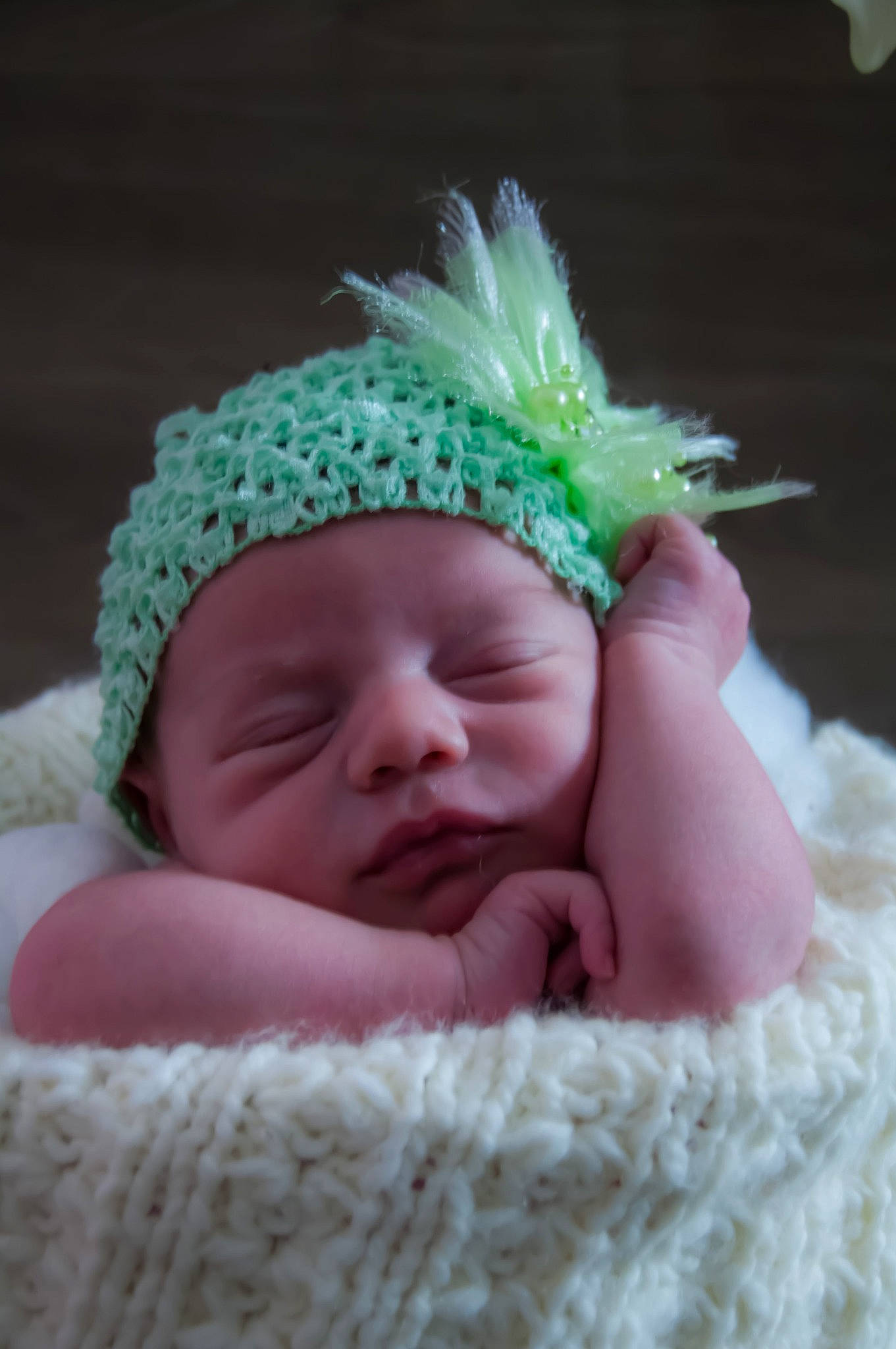 Naëlya a rejoint le concours — aidez-le/la à gagner de superbes lots ! baby, baby_sleeping, baby_toddler_clothing, beanie, cap, cheek, child, comfort, face, fashion_accessory, grass, hair_accessory, headgear, headwear, knit_cap, linens, magenta, person, pink, skin