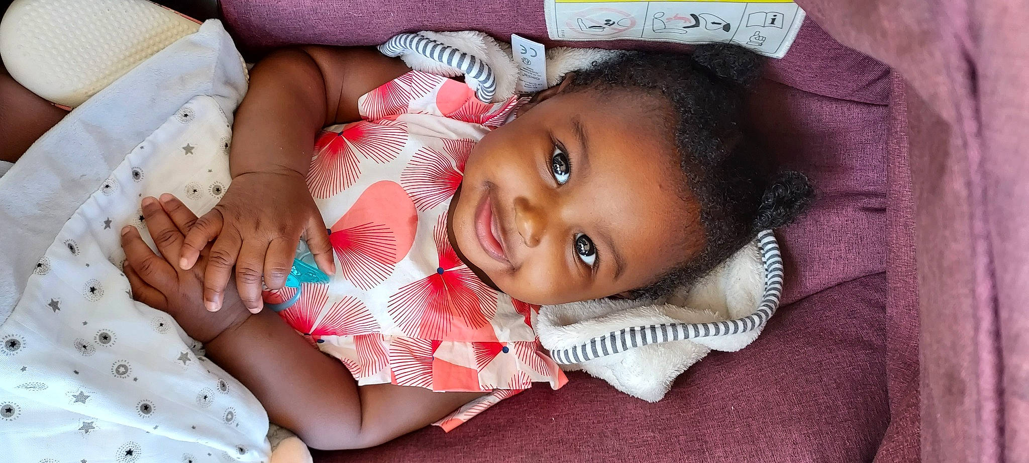 Moinabaraka a rejoint le concours — aidez-le/la à gagner de superbes lots ! cheek, eye, eyelash, face, hair, hand, happy, head, human, human_body, iris, joy, lip, mammal, mouth, nose, organ, person, product, skin