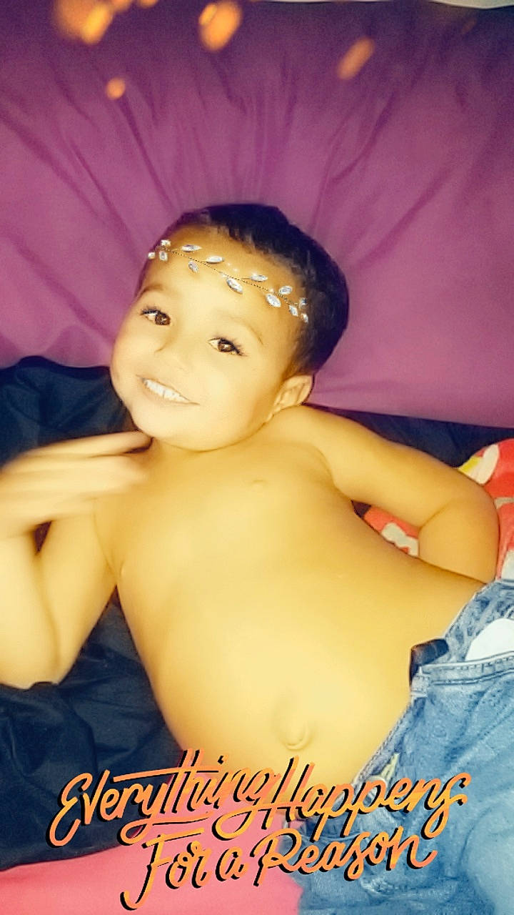 Zalen is registered to the contest to win money with this photo: abdomen, black_hair, cheek, chest, finger, girl, hand, happiness, human_hair_color, joint, joy, lip, mouth, person, thigh, trunk