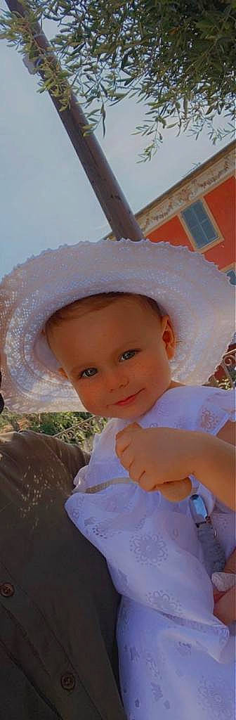 Mathilde a rejoint le concours — aidez-le/la à gagner de superbes lots ! baby, baby_toddler_clothing, cap, child, costume_hat, dress, fashion_accessory, fun, hair_accessory, happy, hat, headgear, iris, lip, nose, person, pink, skin, smile, sun_hat