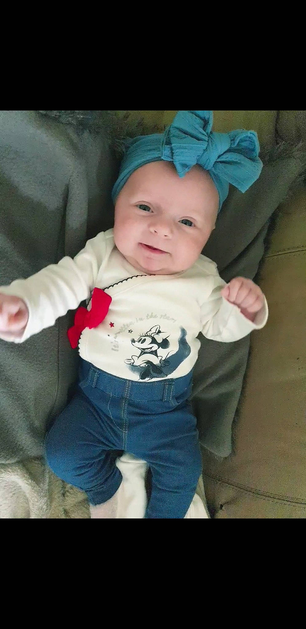 Ana participe au concours pour gagner de l'argent avec cette photo : baby, baby_toddler_clothing, cap, cheek, child, clothing, cool, flash_photography, fun, happy, headwear, iris, mammal, outerwear, person, product, skin, sleeve, smile, t_shirt