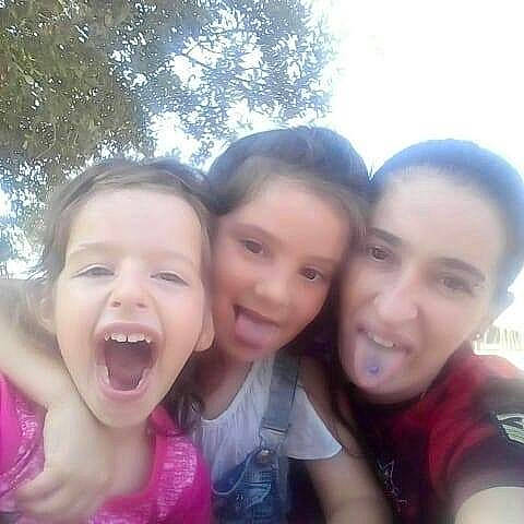 Clochette participe au concours pour gagner de l'argent avec cette photo : child, cool, face, facial_expression, friendship, fun, happy, head, joy, laugh, love, mouth, nose, people, person, photography, selfie, skin, sky, smile