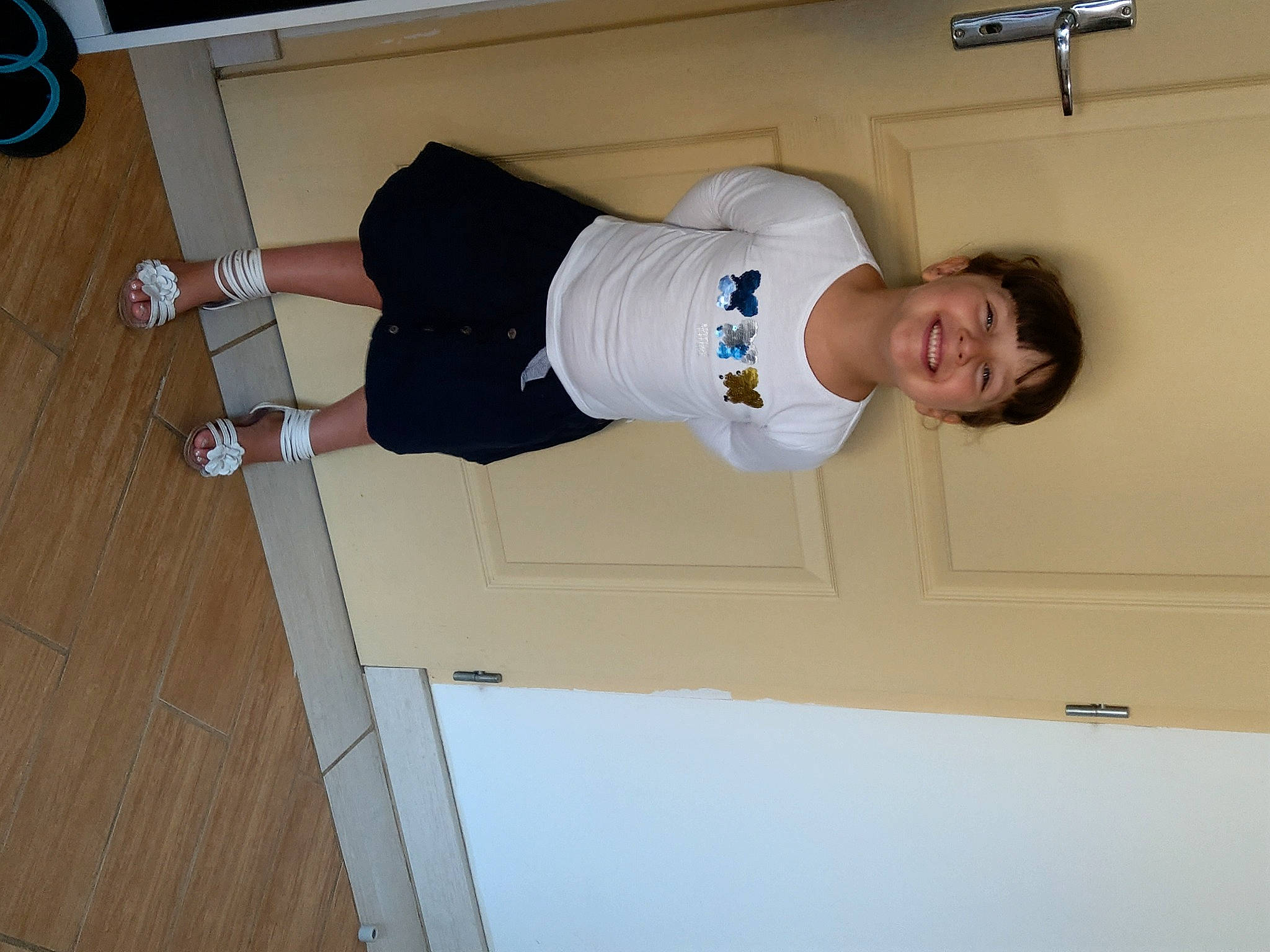 Eva a rejoint le concours — aidez-le/la à gagner de superbes lots ! joy, person, room