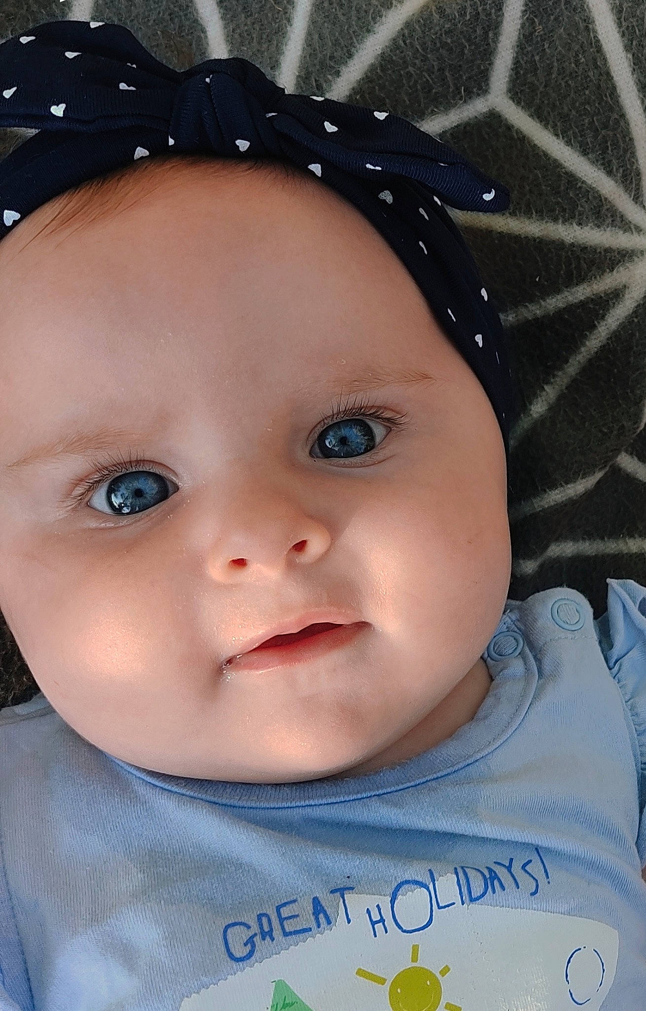 Lia participe au concours pour gagner de l'argent avec cette photo : baby, baby_toddler_clothing, cap, cheek, child, chin, cool, electric_blue, eyebrow, eyelash, fashion_accessory, flash_photography, happy, headgear, headwear, iris, lip, nose, person, skin