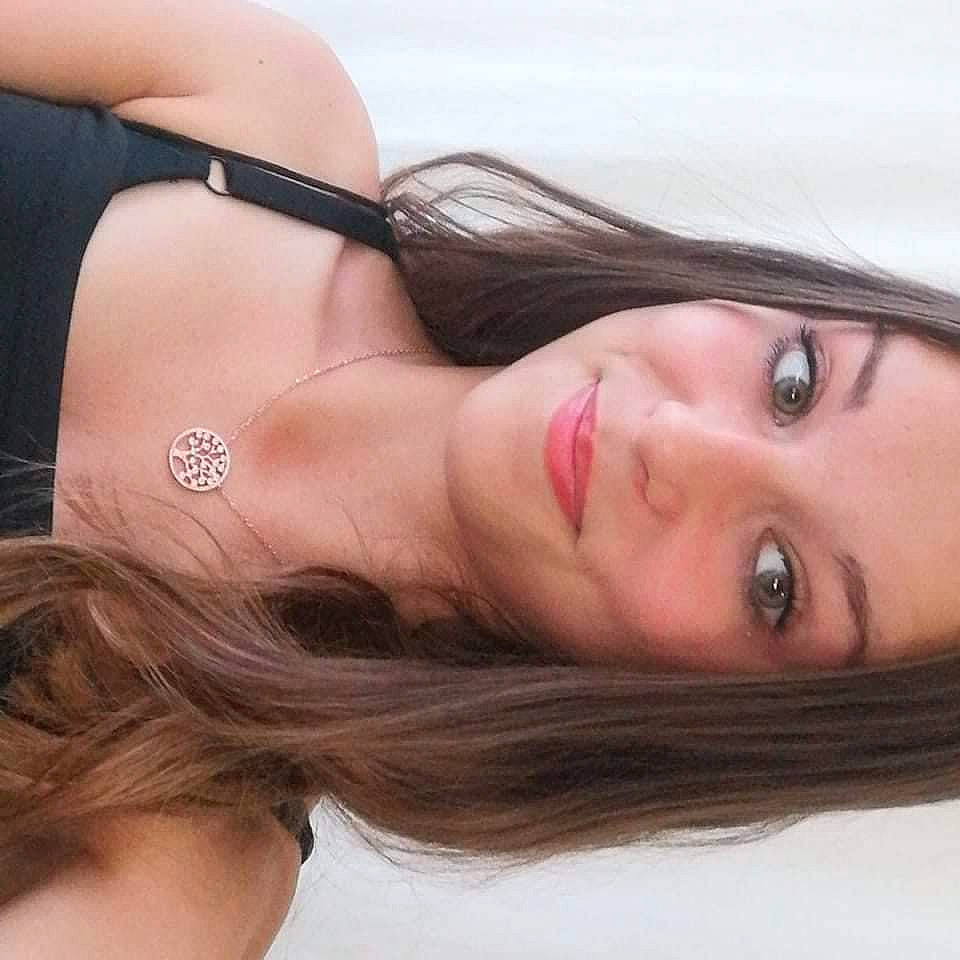 Alison a rejoint le concours — aidez-le/la à gagner de superbes lots ! cheek, chin, cool, eye, eye_liner, eyebrow, eyelash, eyewear, fashion, jaw, joint, joy, layered_hair, lip, lipstick, makeover, neck, nose, person, shoulder