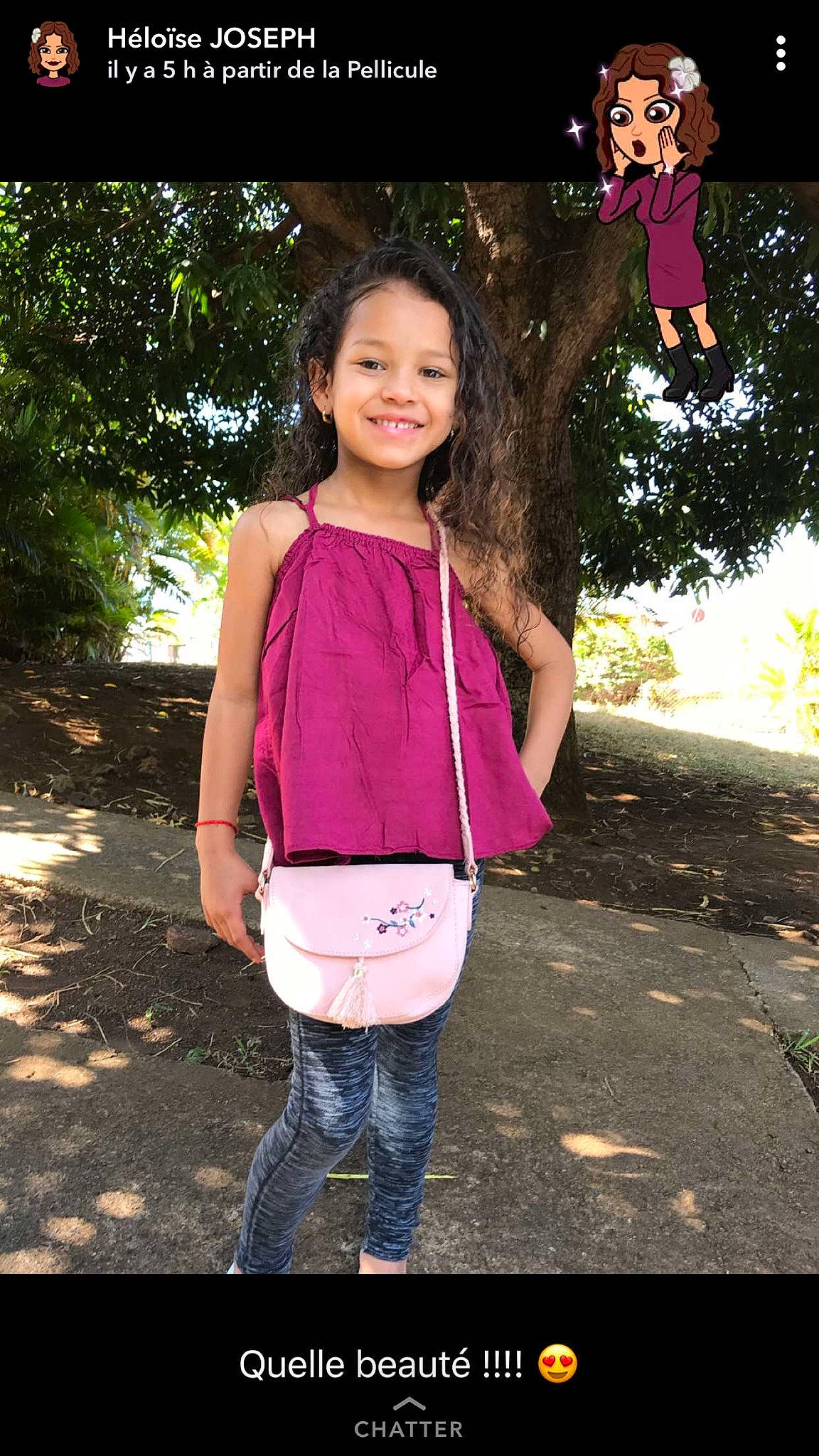 Luna a rejoint le concours — aidez-le/la à gagner de superbes lots ! beauty, child, child_model, day, facial_expression, fun, girl, happiness, jeans, joy, person, photograph, photography, pink, purple, smile, standing, toddler, tree, vacation