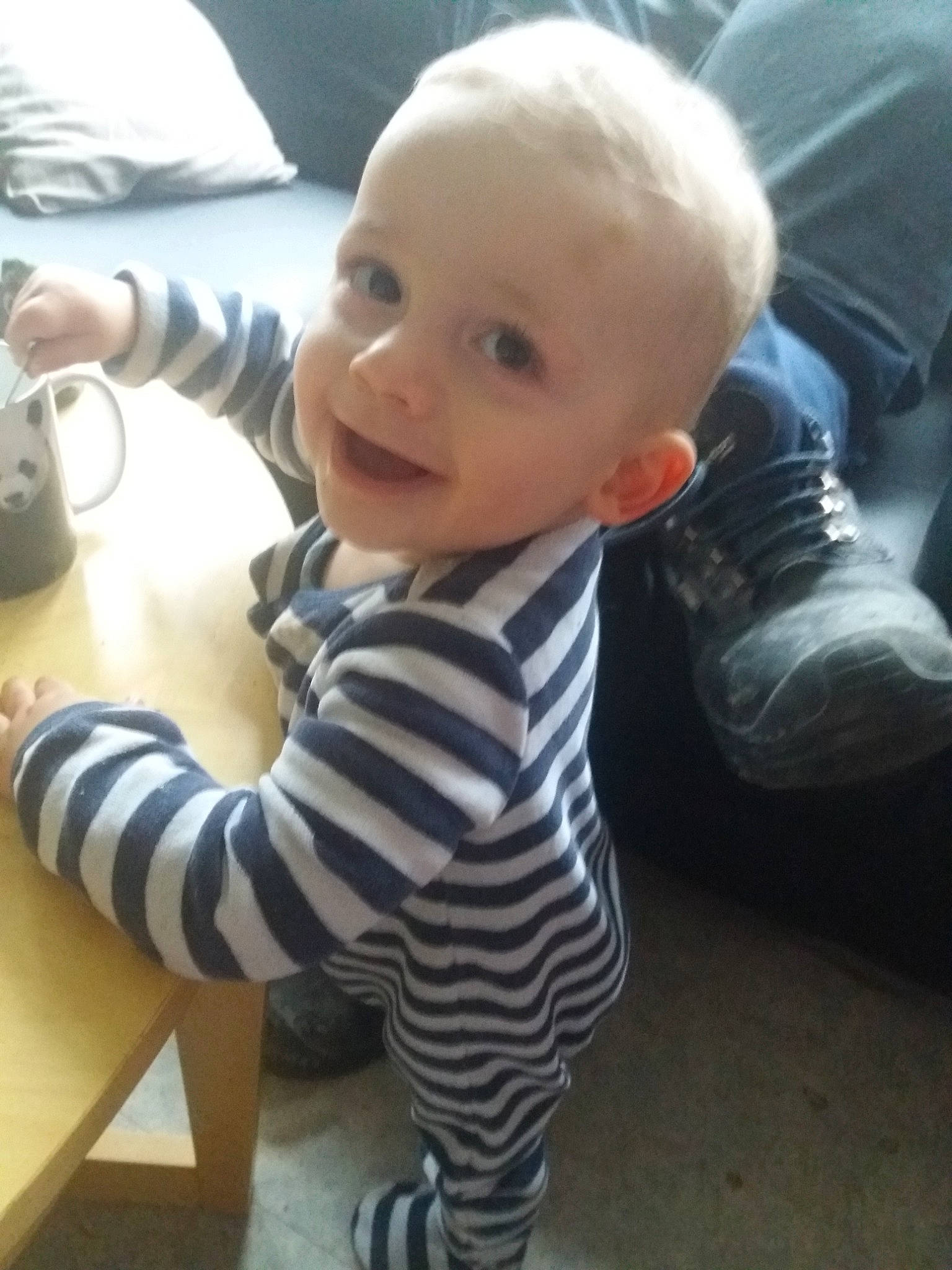 Ethan participe au concours pour gagner de l'argent avec cette photo : arm, boy, cheek, child, cool, day, ear, eye, face, hair, hairstyle, head, human_hair_color, infant, mouth, nose, organ, person, product, skin