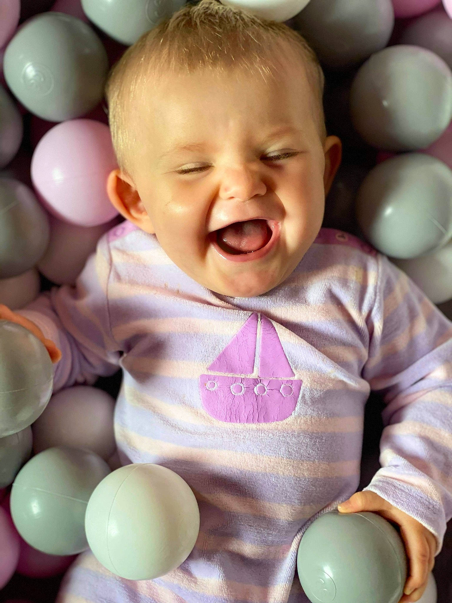 Candice participe au concours pour gagner de l'argent avec cette photo : baby, baby_laughing, cheek, child, facial_expression, happy, laugh, person, play, smile, toddler