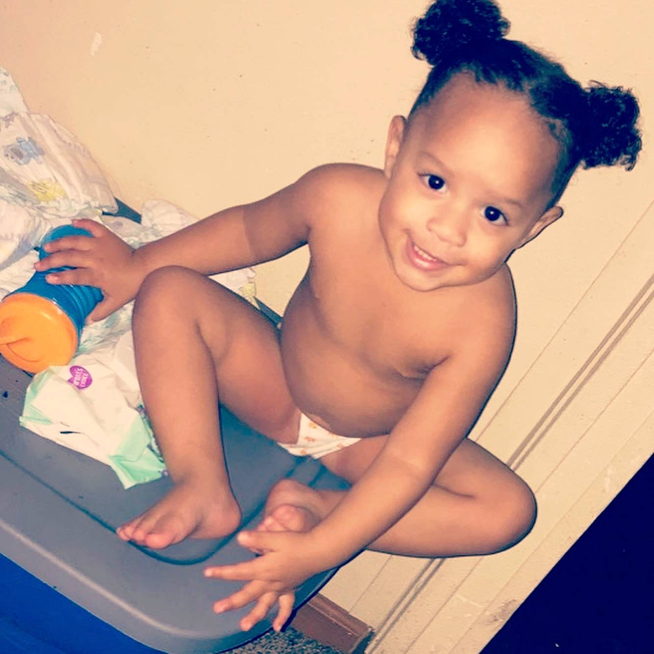 Kathryn is registered to the contest to win money with this photo: baby, baby_bathing, bathing, bathtub, child, joy, leg, person, play, potty_training, sitting, stomach, toddler