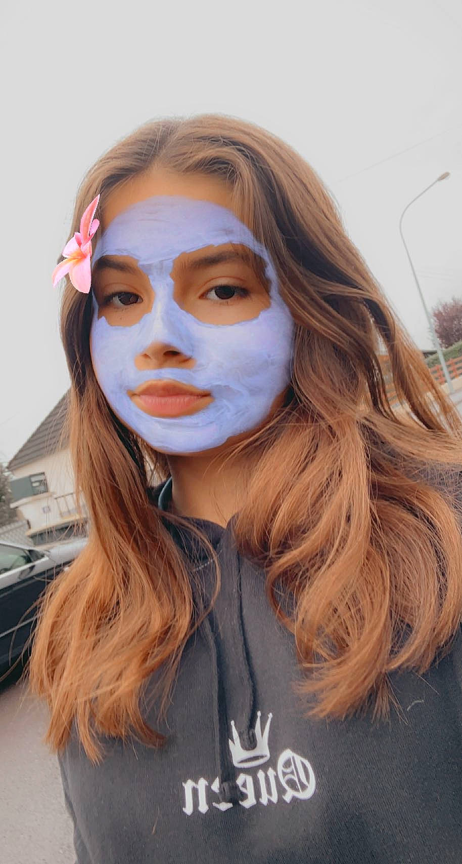 Louna participe au concours pour gagner de l'argent avec cette photo : bangs, black_hair, brown_hair, chin, costume, eyebrow, eyelash, eyewear, facial_expression, fashion_accessory, fun, hair_coloring, happy, headgear, lip, long_hair, mouth, person, personal_protective_equipment, vision_care