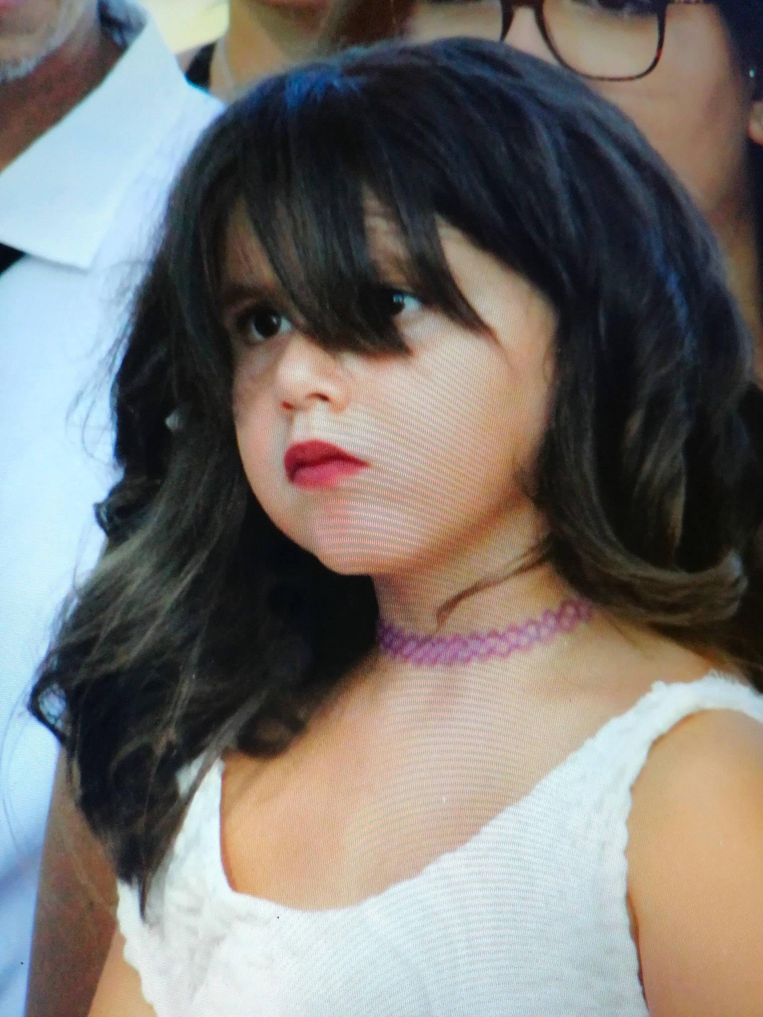 Kailly participe au concours pour gagner de l'argent avec cette photo : bangs, beauty, black_hair, bob_cut, brown_hair, chest, chin, eyebrow, eyelash, face, feathered_hair, hair, hair_coloring, hairstyle, lady, layered_hair, lip, long_hair, person, shoulder