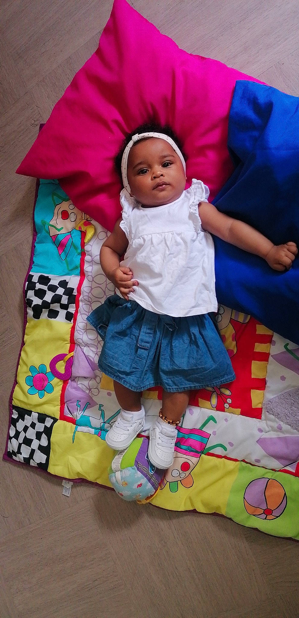 Sianha a rejoint le concours — aidez-le/la à gagner de superbes lots ! baby, child, design, headwear, linens, nap_mat, pattern, person, pink, play, product, smile, textile, toddler