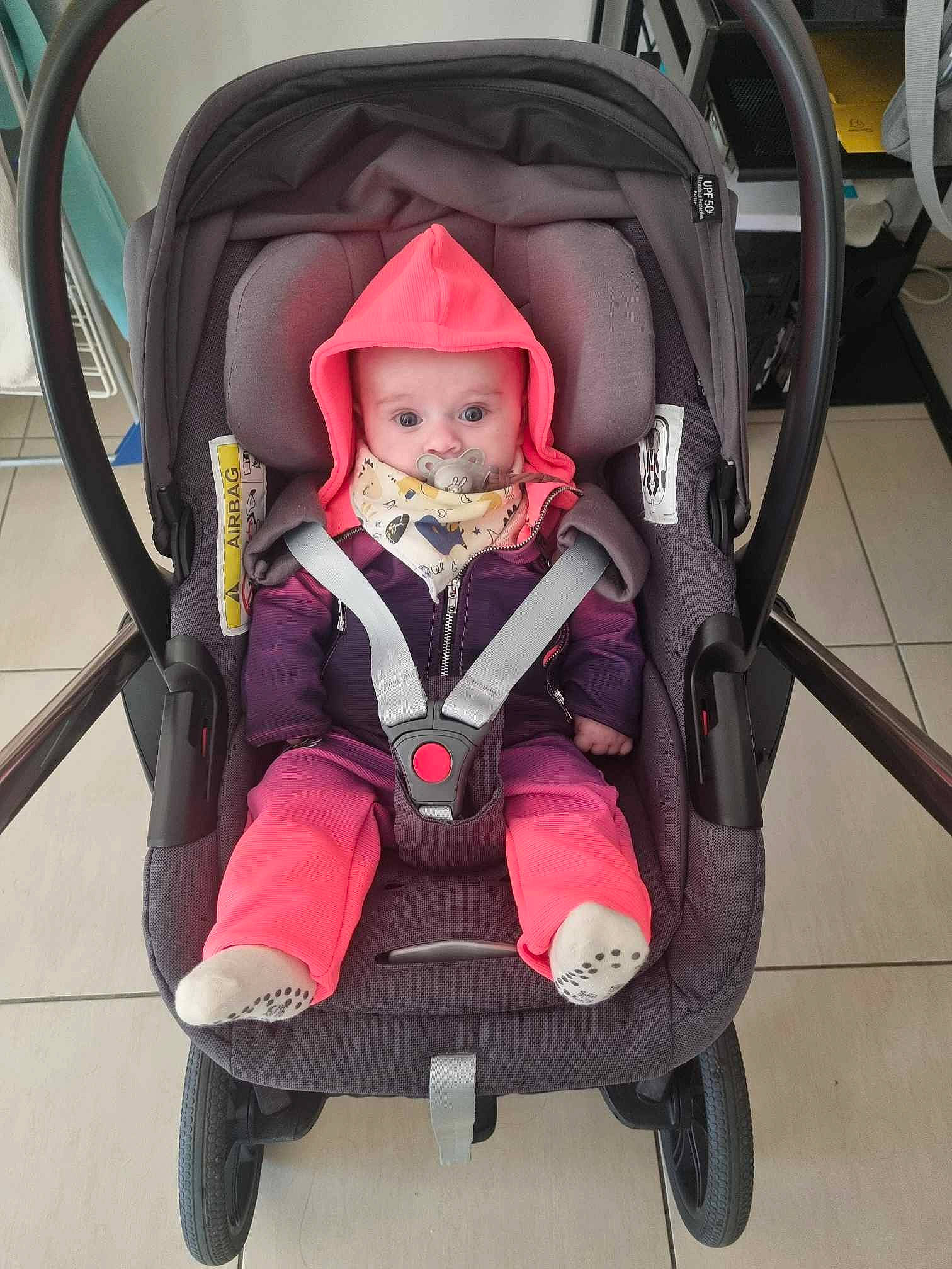 Amaya participe au concours pour gagner de l'argent avec cette photo : auto_part, automotive_design, baby, baby_carriage, baby_products, car_seat, car_seat_cover, chair, child, comfort, headwear, motor_vehicle, person, product, purple, seat_belt, tire, toddler, vehicle, vehicle_door
