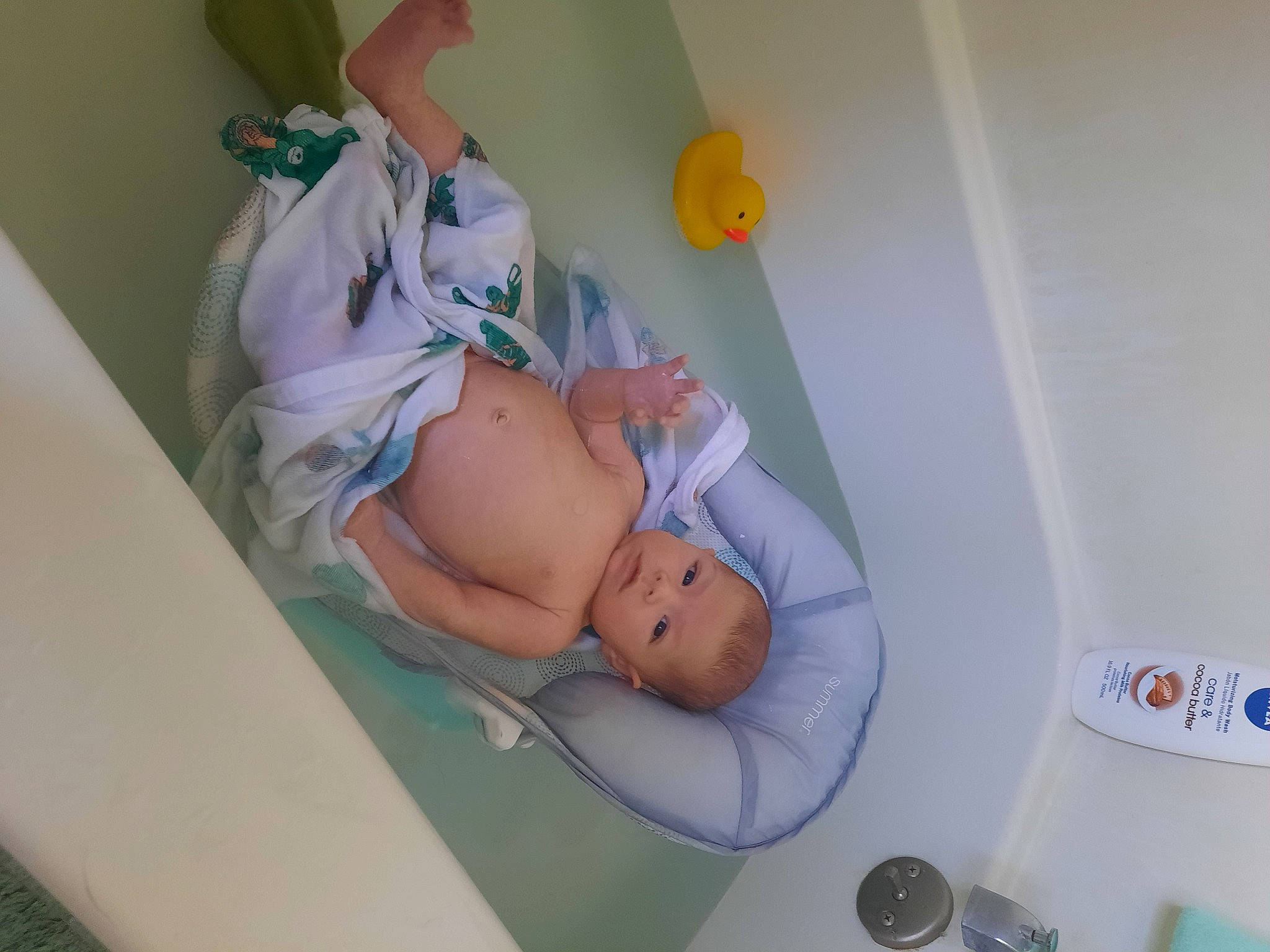 Elias is registered to the contest to win money with this photo: baby, baby_safety, bed, clinic, comfort, hat, health_care, health_care_provider, hospital, hospital_bed, knee, medical, medical_equipment, medical_procedure, nursing, patient, pediatrics, person, room, service