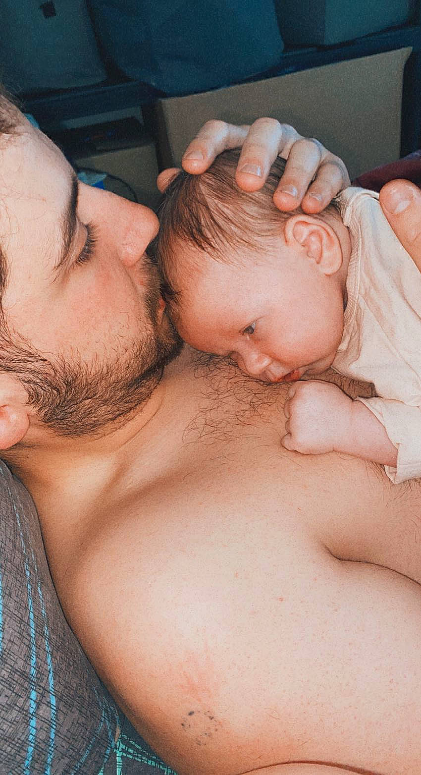 Tëssa a rejoint le concours — aidez-le/la à gagner de superbes lots ! arm, cheek, chin, eye, eyebrow, eyelash, facial_expression, forehead, hand, head, human_body, joint, lip, mouth, muscle, neck, nose, organ, person, shoulder