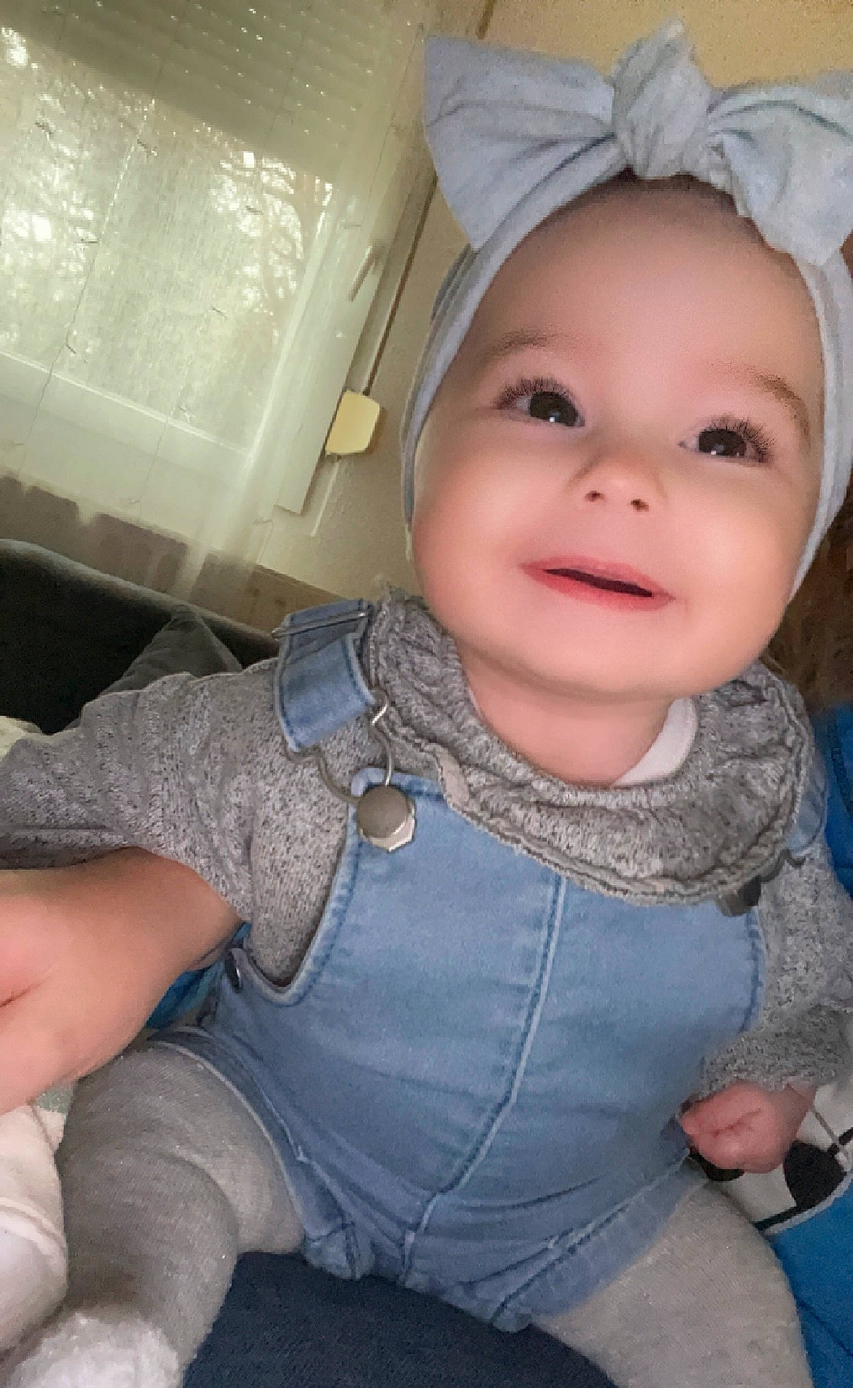 Deyna participe au concours pour gagner de l'argent avec cette photo : baby, baby_toddler_clothing, blond, cheek, child, chin, clothing, cool, eye, fashion_accessory, fun, happy, headwear, iris, joy, lip, mouth, nose, person, skin