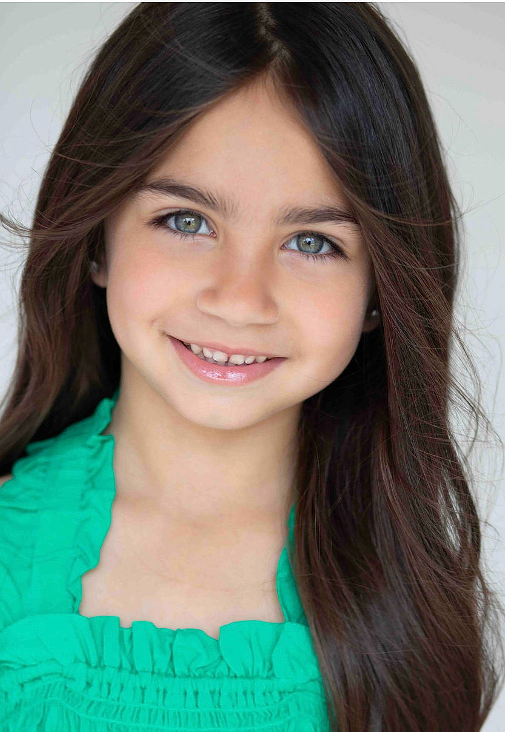 Yasmeen is registered to the contest to win money with this photo: bangs, black_hair, cheek, cool, eye, eyebrow, eyelash, flash_photography, forehead, happy, iris, jaw, joy, layered_hair, lip, makeover, neck, nose, person, shoulder