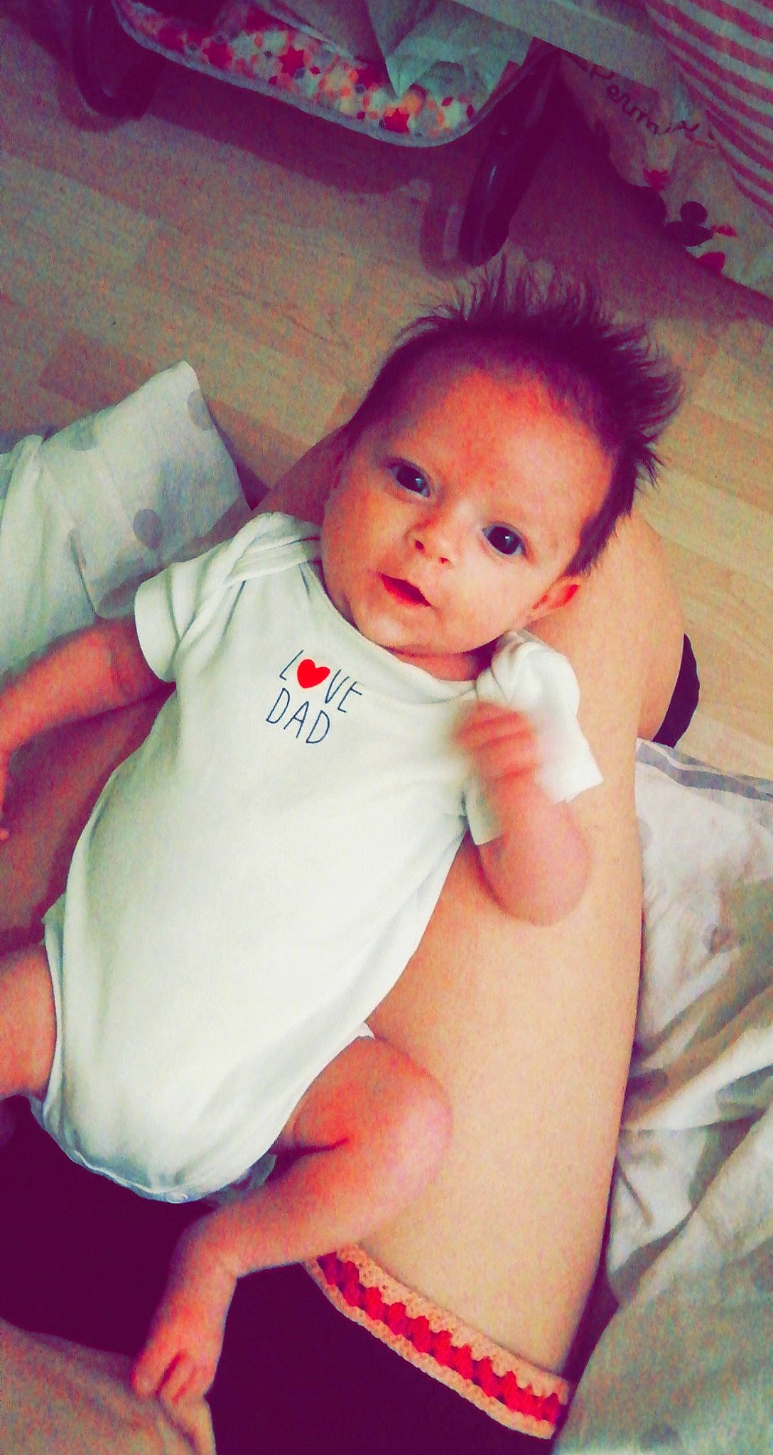 Kamélia a rejoint le concours — aidez-le/la à gagner de superbes lots ! abdomen, arm, baby, baby_products, birth, cheek, child, hand, nose, person, product, skin, smile, thumb, toddler