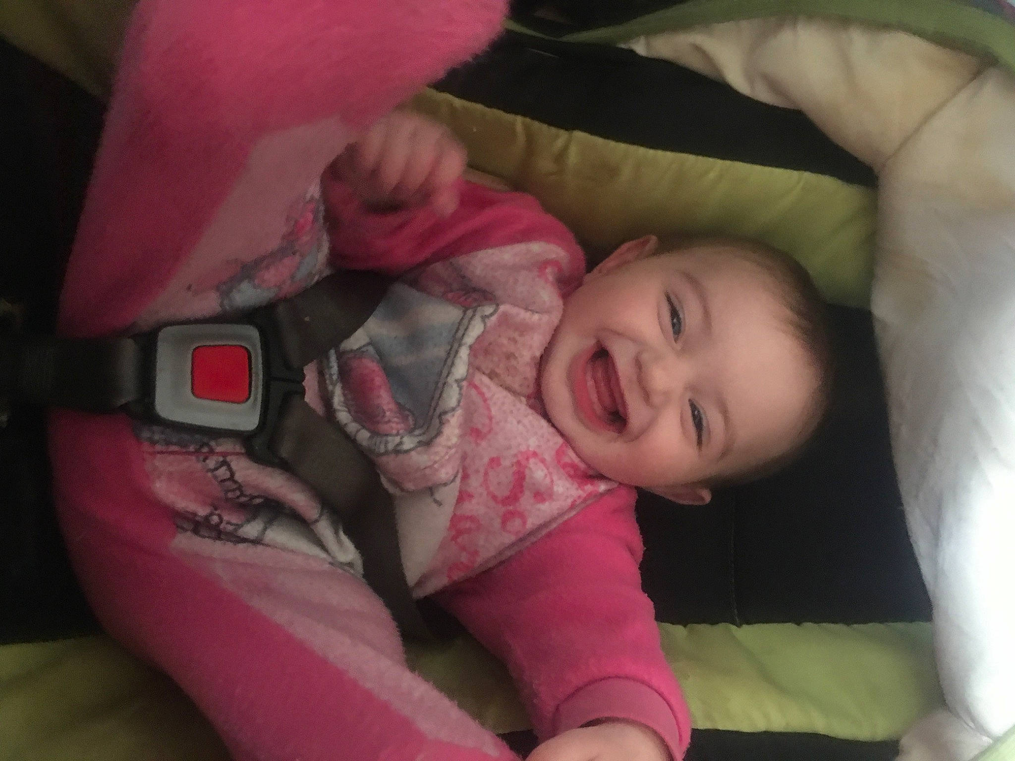 Lorenza a rejoint le concours — aidez-le/la à gagner de superbes lots ! baby, cheek, child, finger, fun, hand, head, leg, lip, mouth, nose, person, pink, skin, smile, toddler