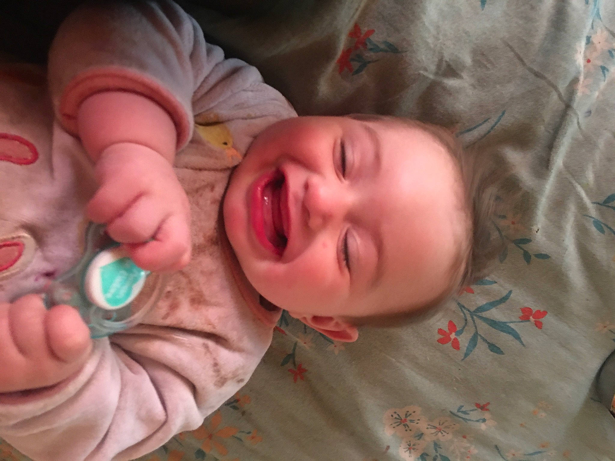 Lorenza a rejoint le concours — aidez-le/la à gagner de superbes lots ! baby, baby_products, bedtime, cheek, child, ear, eye, finger, hand, lip, mouth, nail, nose, person, product, skin, sleep, thumb, toddler