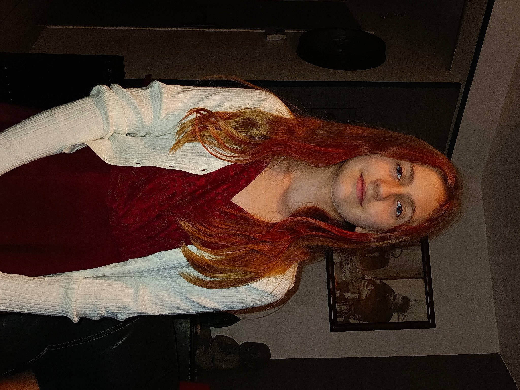 Alyssa a rejoint le concours — aidez-le/la à gagner de superbes lots ! art, brown, brown_hair, eyelash, fashion_design, feathered_hair, flesh, fun, fur, hair, hair_coloring, hime_cut, joy, layered_hair, long_hair, makeover, person, red_hair, room