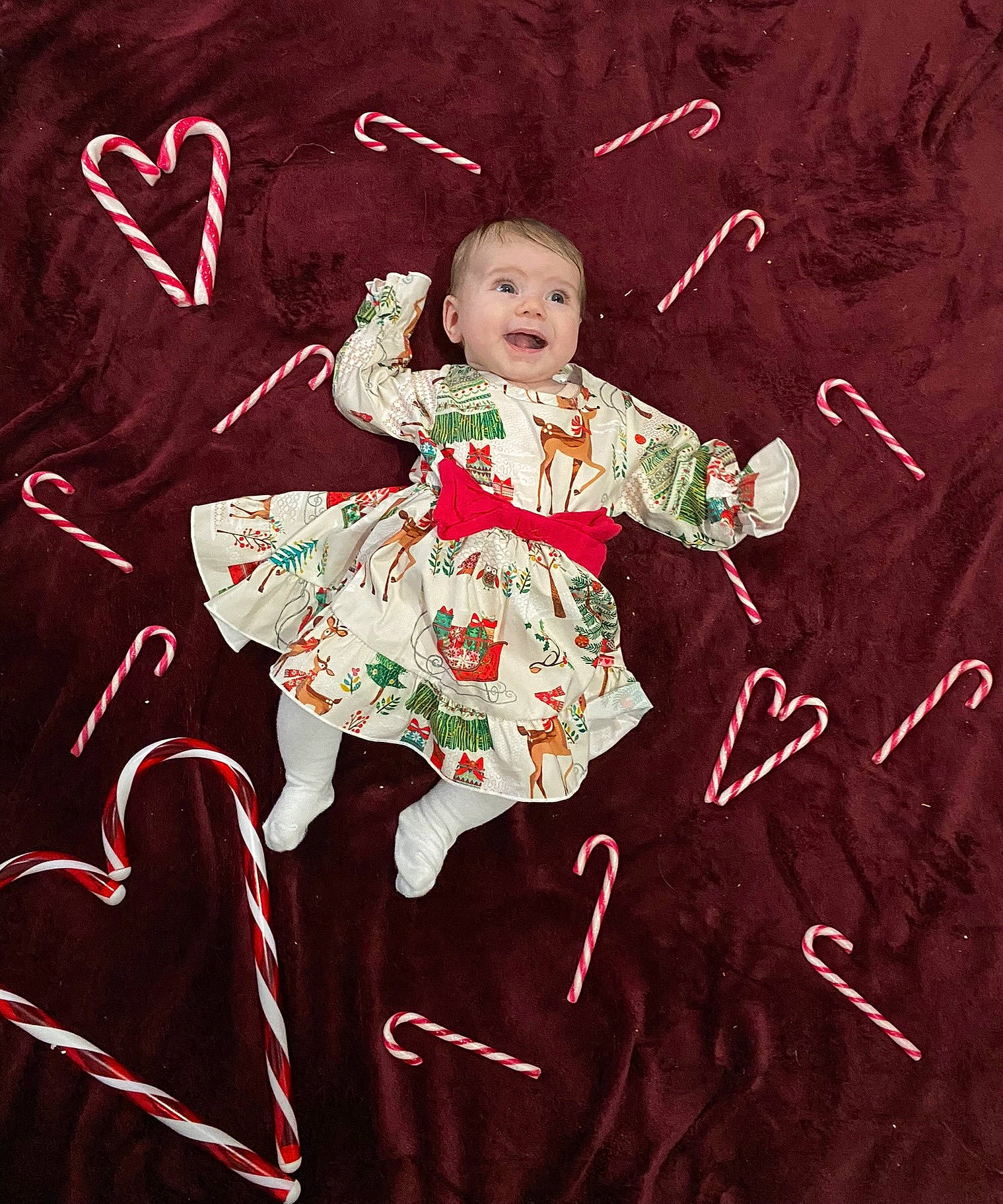 Eve a rejoint le concours — aidez-le/la à gagner de superbes lots ! art, baby, baby_toddler_clothing, carmine, doll, embellishment, event, fashion_design, happy, head, interior_design, magenta, ornament, pattern, peach, person, pink, sitting, sleeve, textile