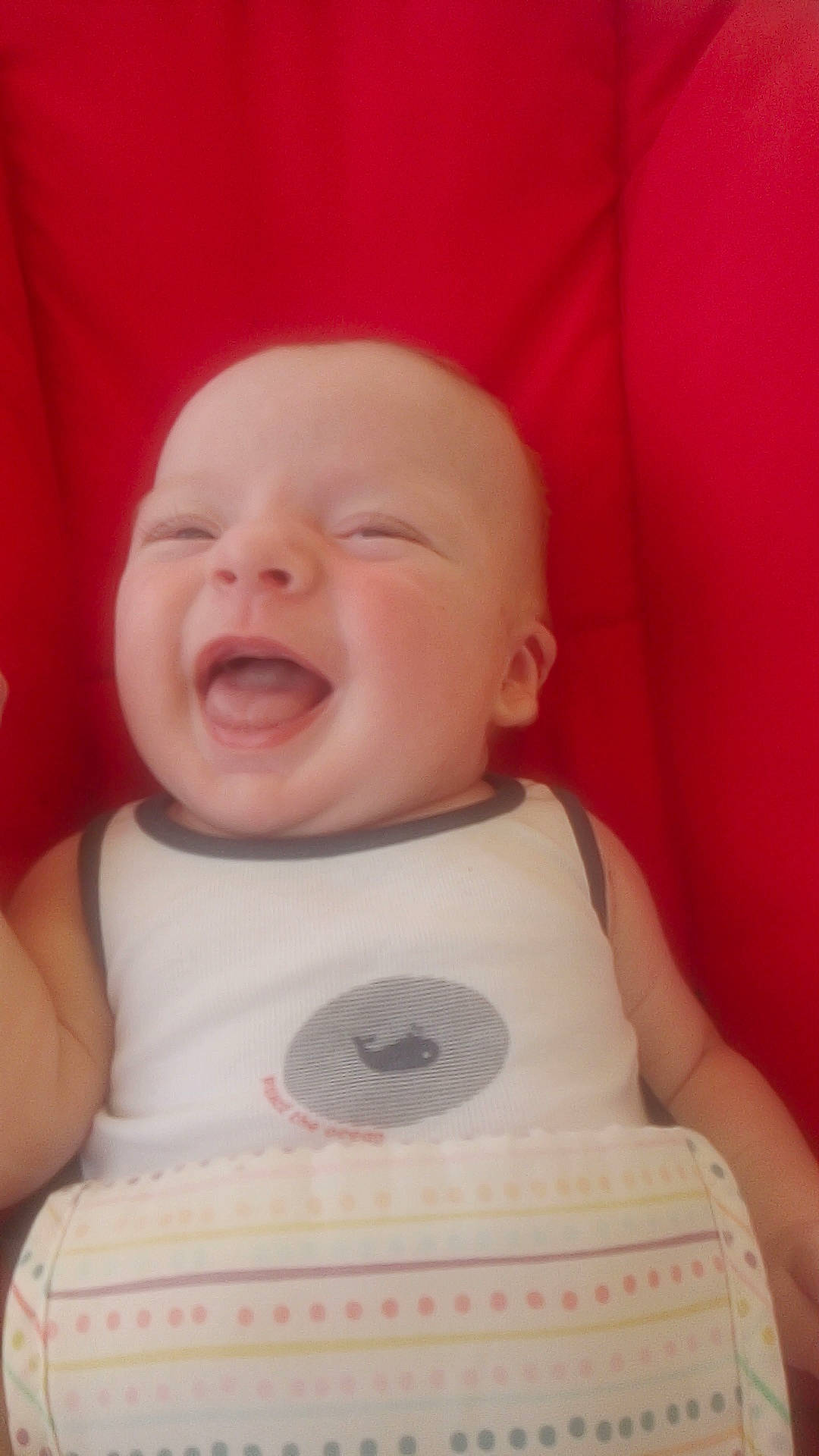 évan participe au concours pour gagner de l'argent avec cette photo : baby, cheek, child, chin, face, facial_expression, forehead, head, lip, mouth, person, skin, smile, toddler