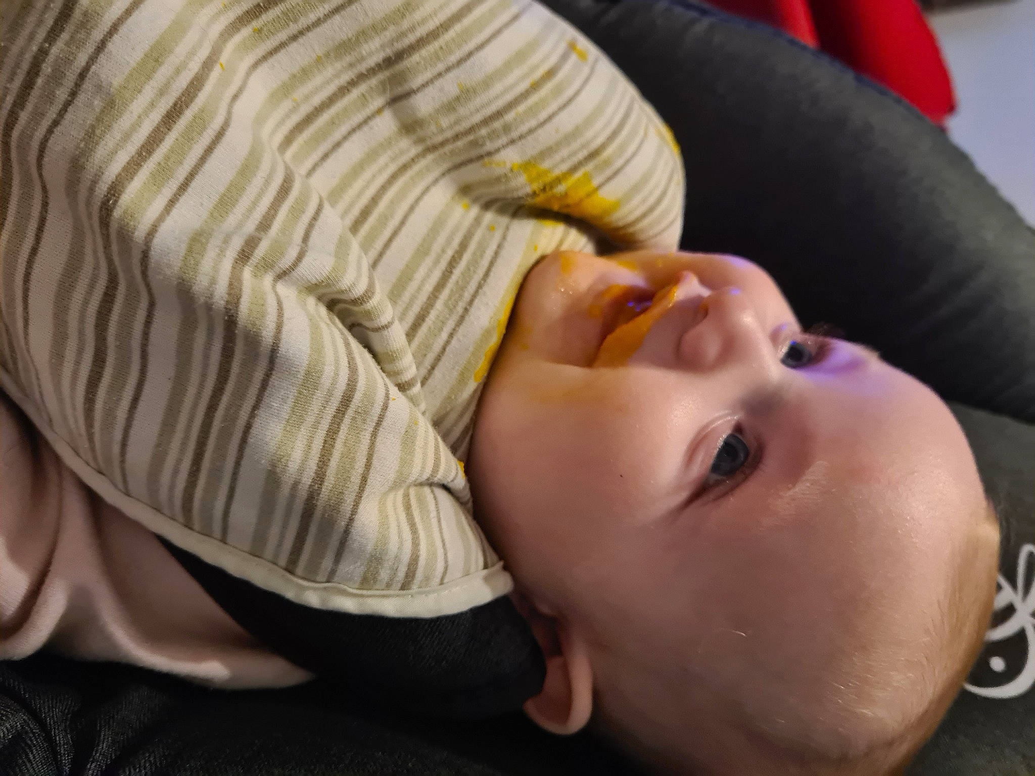 Lya participe au concours pour gagner de l'argent avec cette photo : baby, baby_toddler_clothing, beauty, cheek, child, comfort, eyelash, flash_photography, flooring, fun, grass, happy, headgear, mouth, nose, person, skin, sleeve, smile, textile