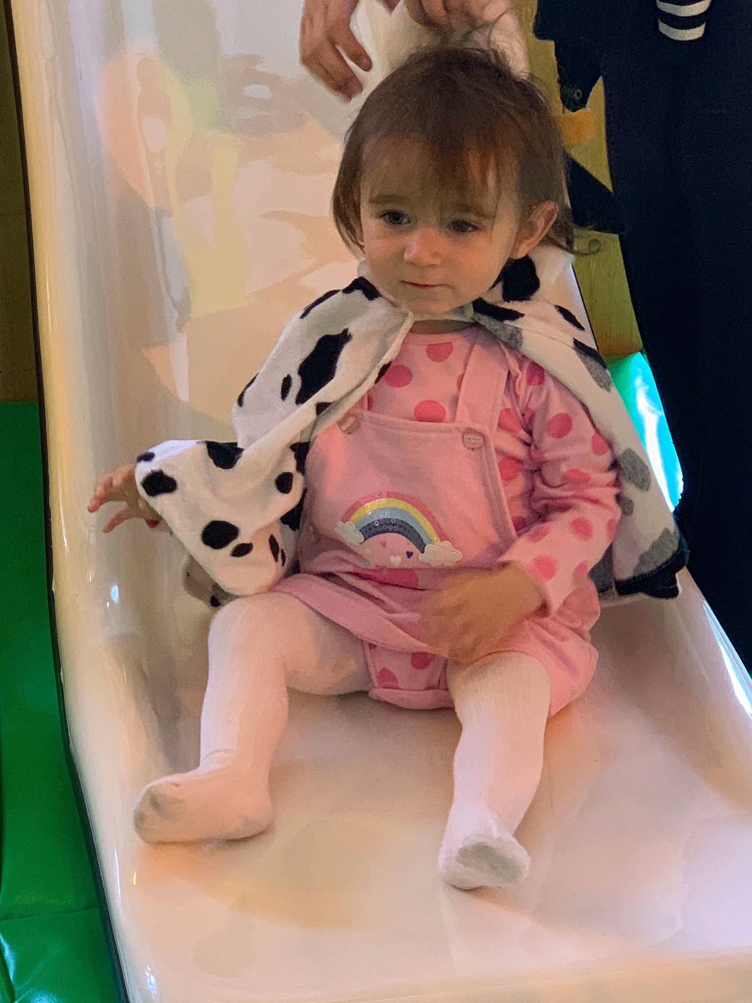 Isla is registered to the contest to win money with this photo: baby, child, daughter, person, pink, play, sitting, skin, toddler