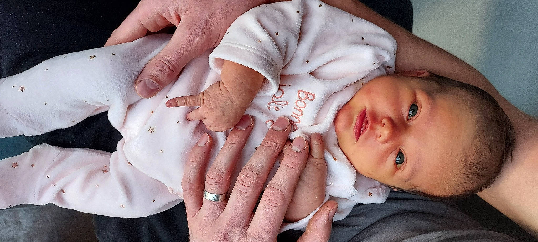 Maddie participe au concours pour gagner de l'argent avec cette photo : baby, baby_toddler_clothing, cheek, comfort, eye, finger, gesture, hand, human, human_body, lip, mouth, nail, nose, person, product, skin, sleeve, thumb, toddler