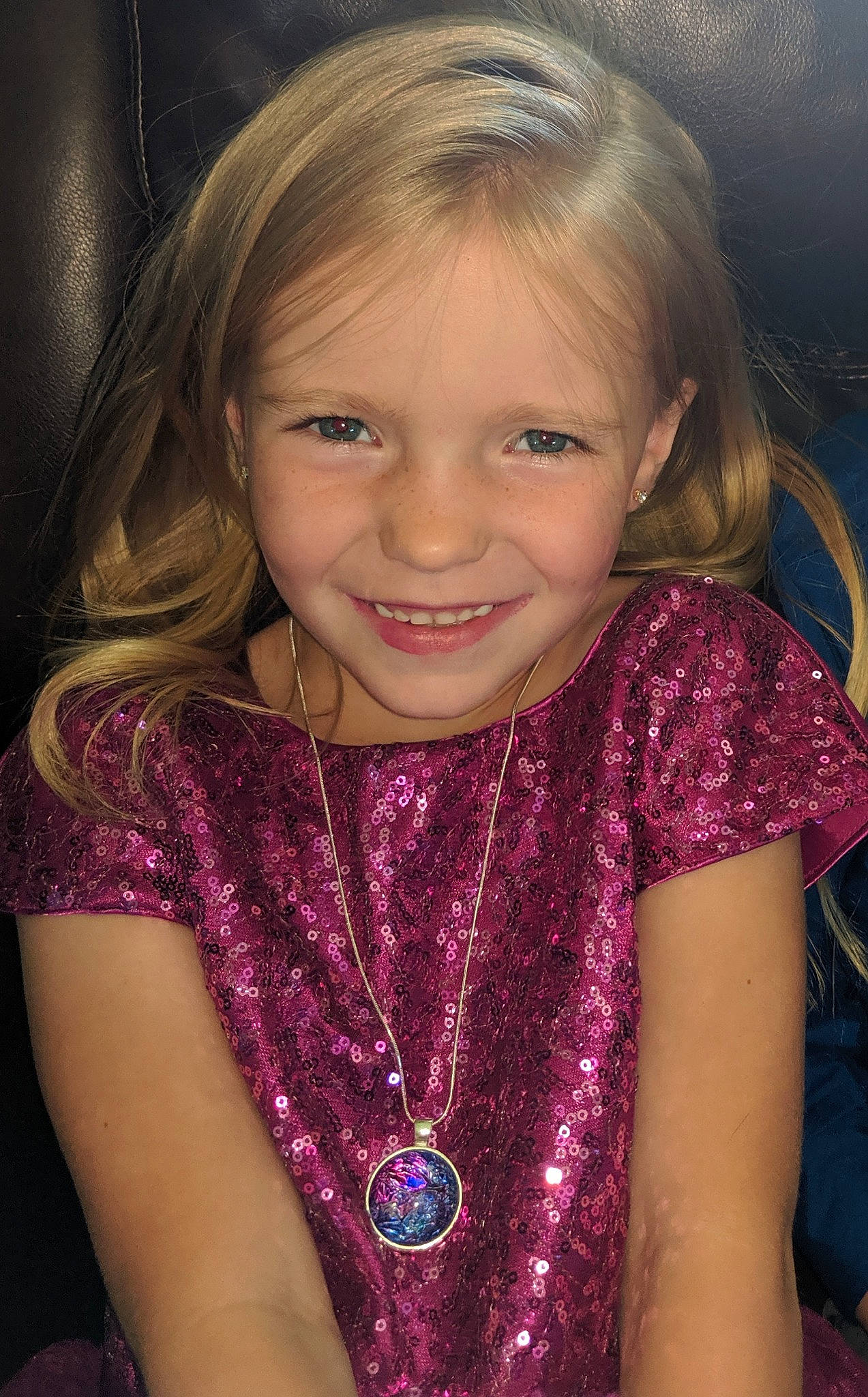 Zury is registered to the contest to win money with this photo: blond, child, child_model, face, hair, iris, joy, long_hair, person, smile