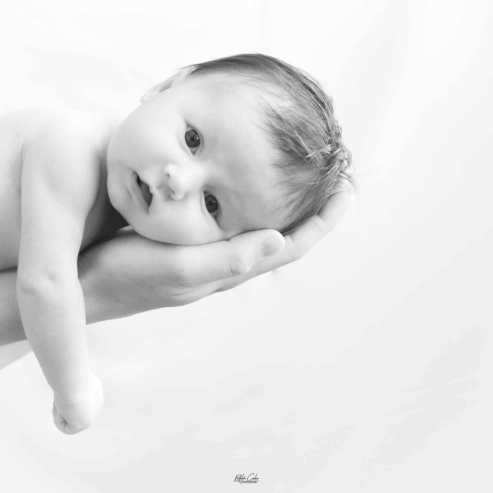 Gaby a rejoint le concours — aidez-le/la à gagner de superbes lots ! baby, black, black_and_white, child, eye, face, head, lip, monochrome, monochrome_photography, nose, photograph, photography, portrait, portrait_photography, skin, smile, stock_photography, toddler, white
