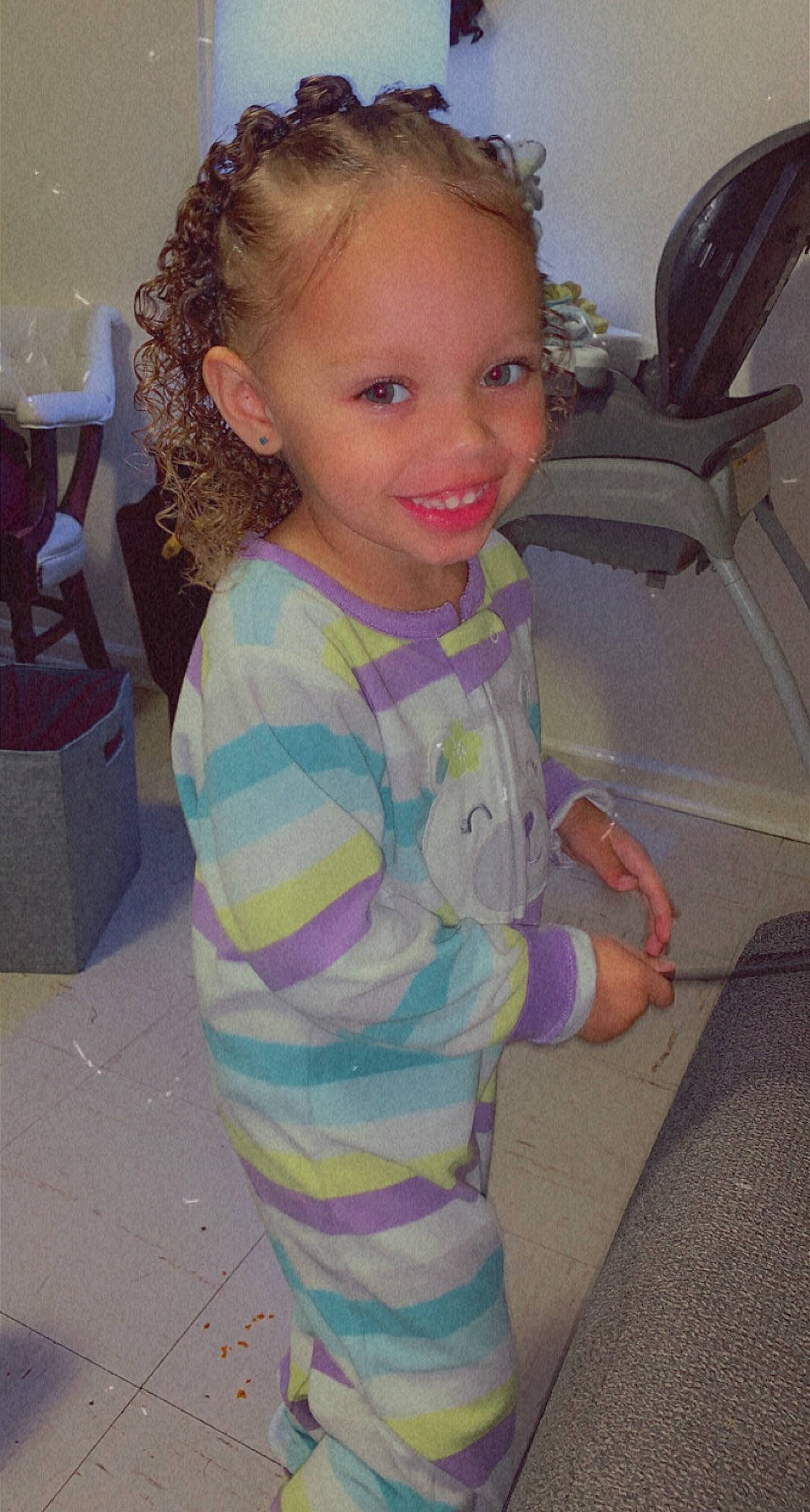 Keara is registered to the contest to win money with this photo: cheek, chin, ear, eye, face, facial_expression, floor, hair, hairstyle, happy, head, human_body, iris, joy, mouth, nose, person, pink, purple, skin