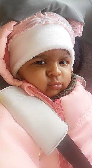 Lya a rejoint le concours — aidez-le/la à gagner de superbes lots ! baby, baby_sleeping, baby_toddler_clothing, cap, cheek, chin, comfort, eyelash, finger, gesture, headgear, headwear, iris, lip, mouth, nose, person, pink, skin, sleeve