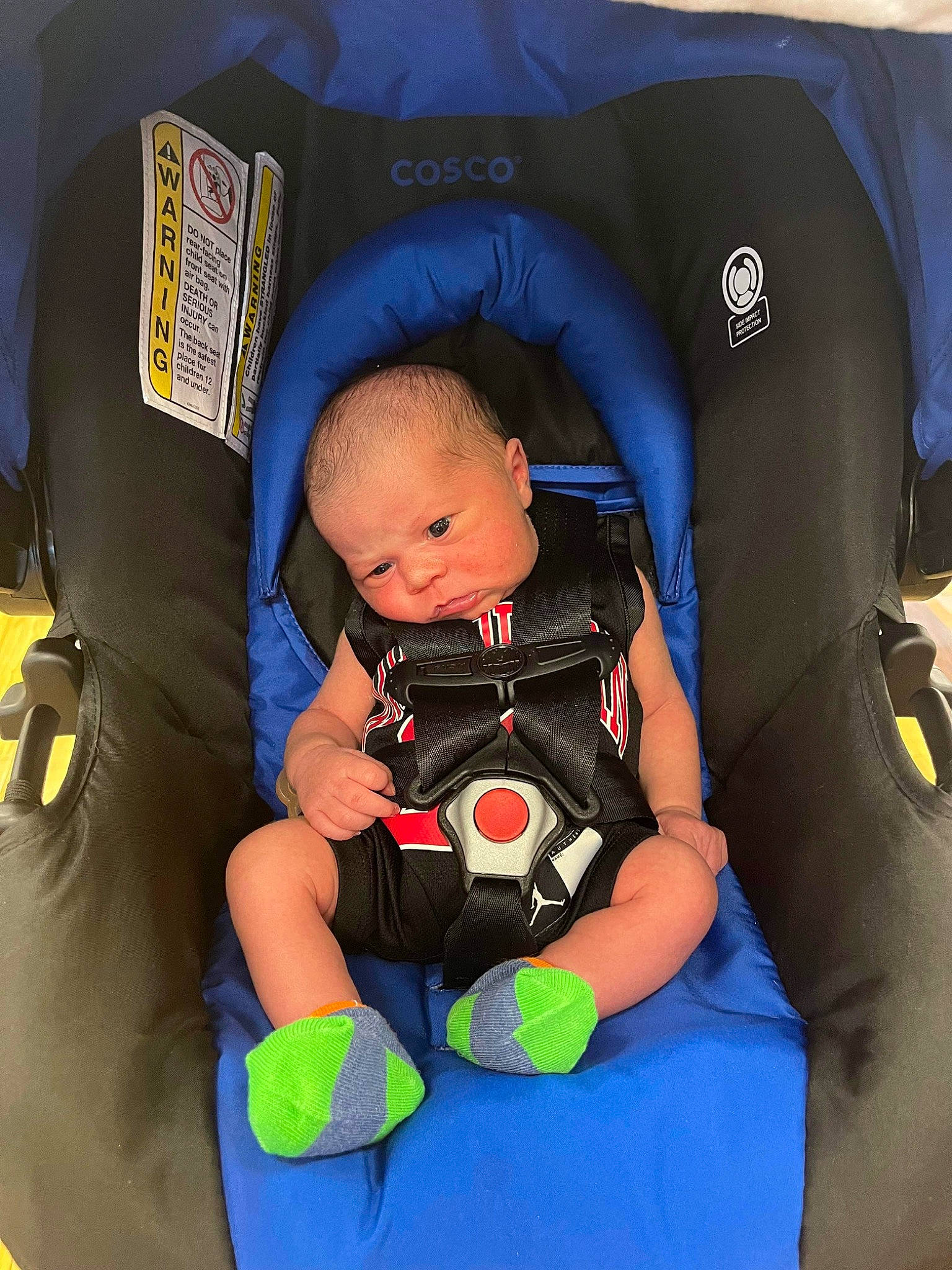 Jae is registered to the contest to win money with this photo: baby, baby_carriage, baby_in_car_seat, baby_products, baby_safety, baby_sleeping, baby_toddler_clothing, bag, car_seat, child, comfort, electric_blue, fun, human_body, infant_bed, knee, lap, person, sitting, thigh