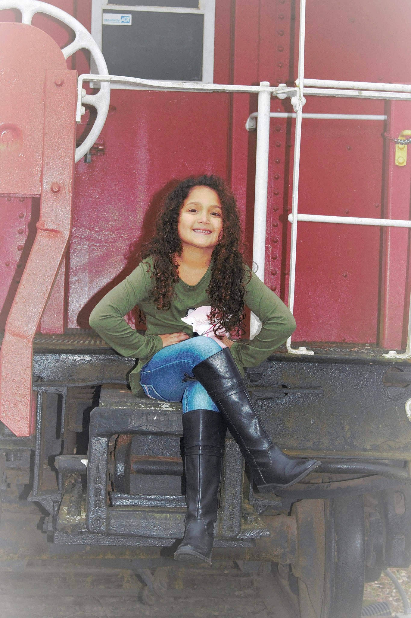 Zayleigh joined the competition — help win amazing prizes! beauty, cool, fun, girl, joy, lady, leg, long_hair, person, photo_shoot, photography, product, sitting, smile, snapshot, thigh