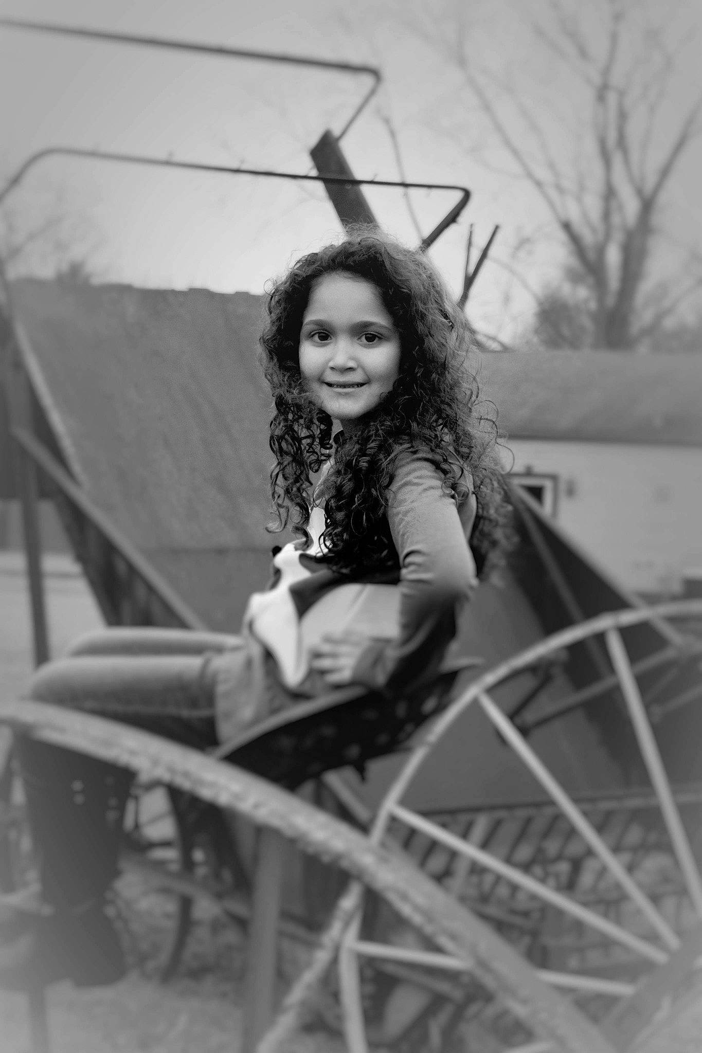 Zayleigh is registered to the contest to win money with this photo: beauty, black, black_and_white, girl, joy, lady, monochrome, monochrome_photography, person, photo_shoot, photograph, photography, portrait, portrait_photography, retro_style, sitting, smile, snapshot, stock_photography, vintage_clothing