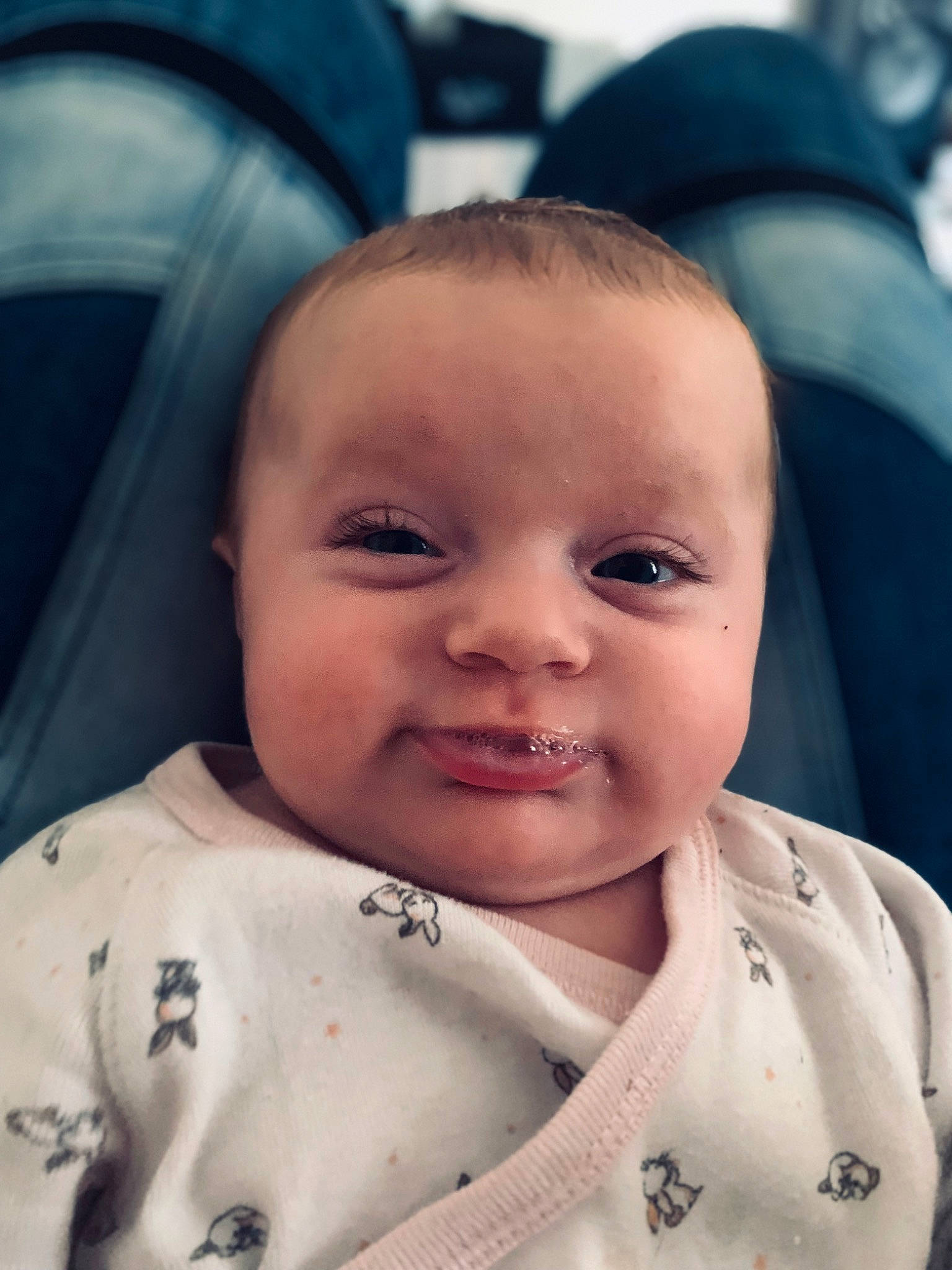 Giulia a rejoint le concours — aidez-le/la à gagner de superbes lots ! baby, baby_toddler_clothing, cheek, child, chin, collar, eyebrow, eyelash, hairstyle, happy, iris, lip, mouth, nose, person, photograph, skin, sleeve, smile, toddler