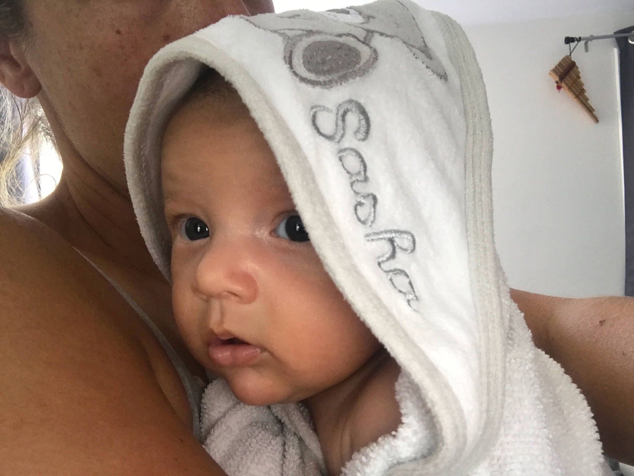 Sasha a rejoint le concours — aidez-le/la à gagner de superbes lots ! baby, child, headgear, headwear, person, skin, toddler