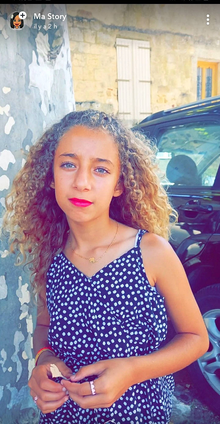 Alyia participe au concours pour gagner de l'argent avec cette photo : azure, beauty, black_hair, cool, electric_blue, facial_expression, fashion, fashion_design, hair, hairstyle, happy, lip, long_hair, person, photograph, shoulder, summer, textile, thigh, trunk