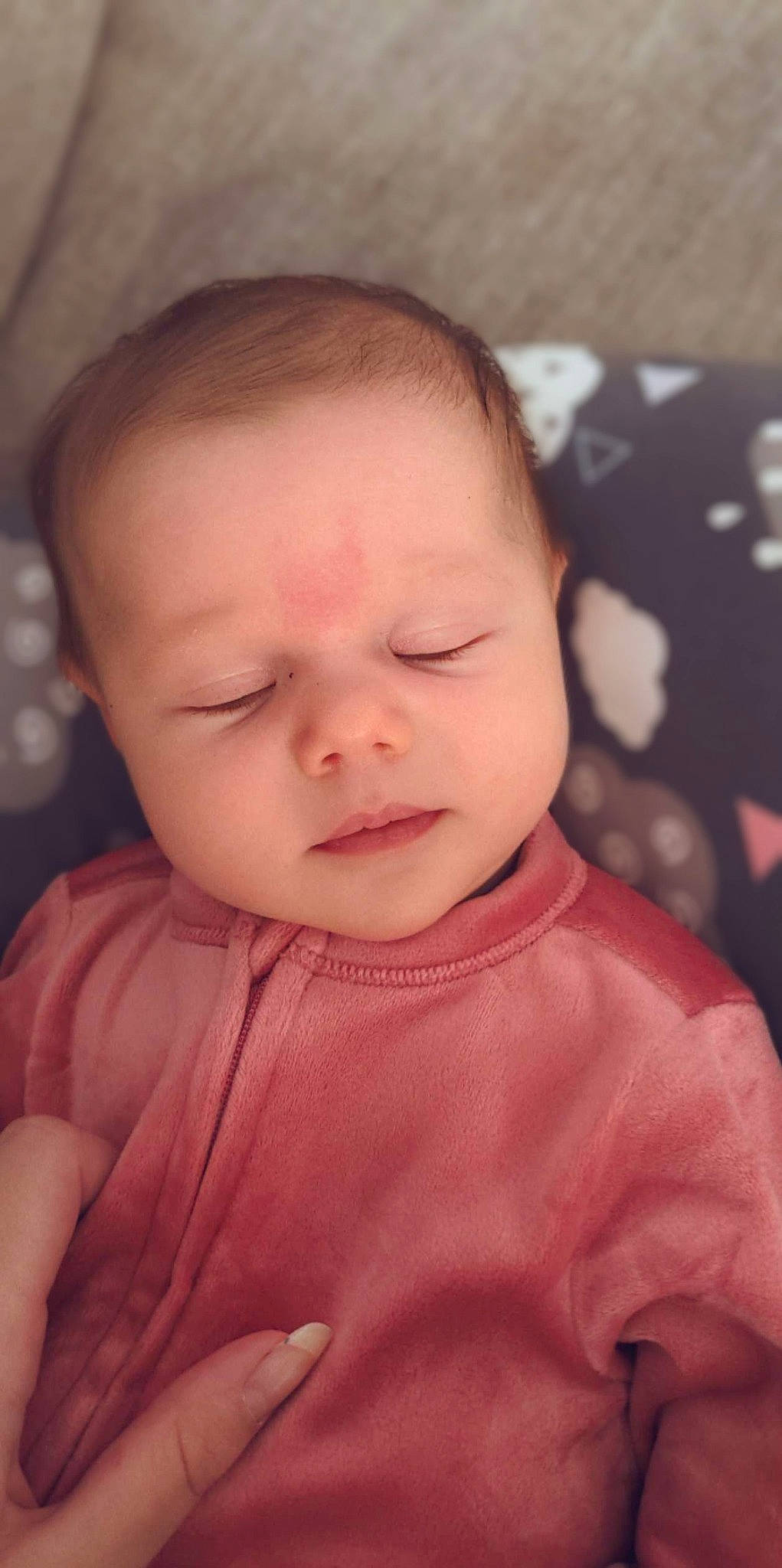 Estelle is registered to the contest to win money with this photo: baby, baby_toddler_clothing, cheek, chin, comfort, ear, eye, eyebrow, eyelash, finger, forehead, head, human_body, iris, lip, mouth, neck, nose, person, skin