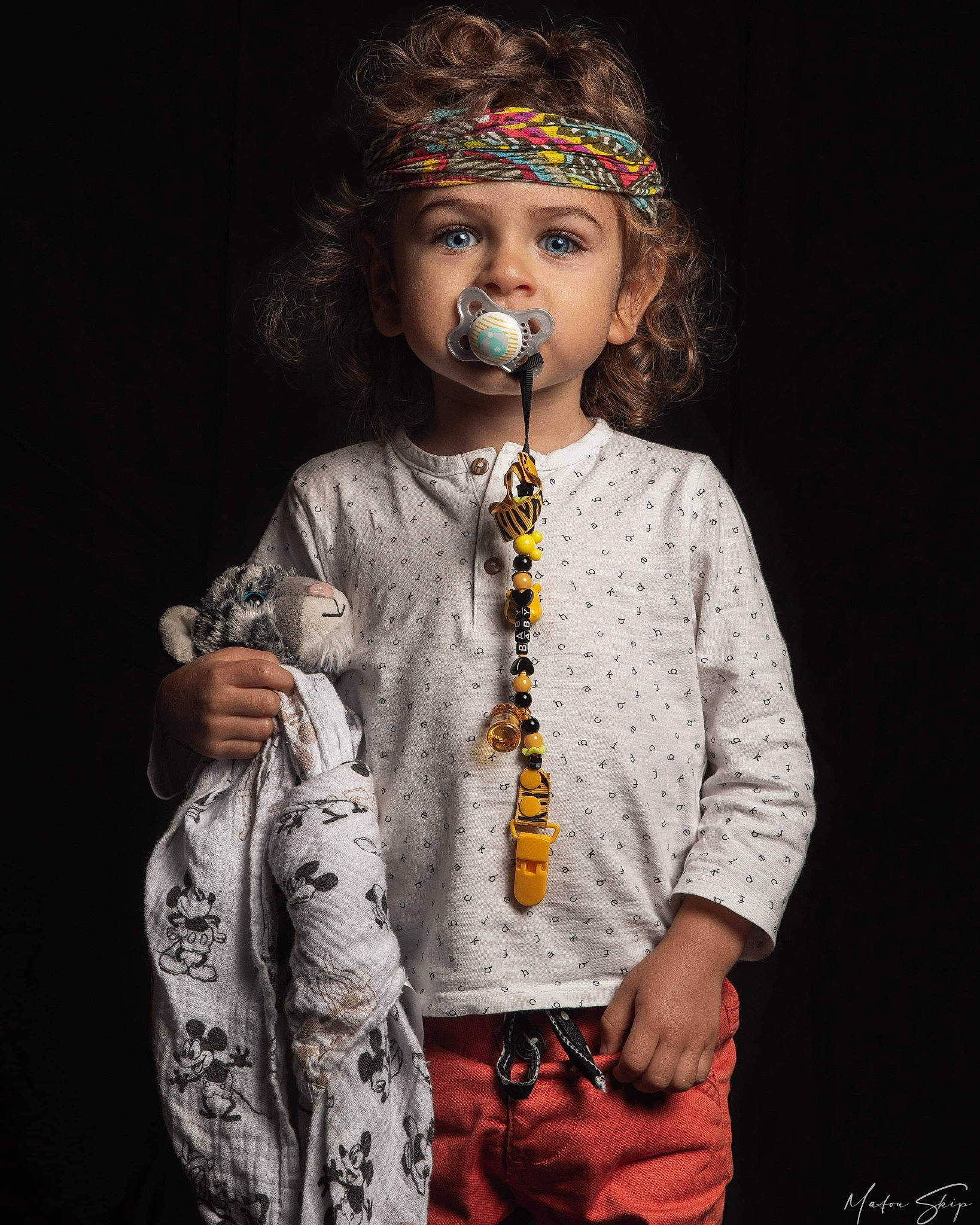 Melvyn participe au concours pour gagner de l'argent avec cette photo : artificial_hair_integrations, belt, button, eyelash, fashion_design, hair_accessory, hair_tie, headband, headpiece, headwear, person, pocket, style