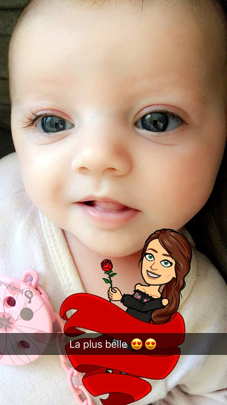 Alina a rejoint le concours — aidez-le/la à gagner de superbes lots ! brown_hair, cheek, child, close_up, doll, eye, eyebrow, eyelash, face, forehead, girl, head, headwear, infant, iris, joy, lip, mouth, nose, person