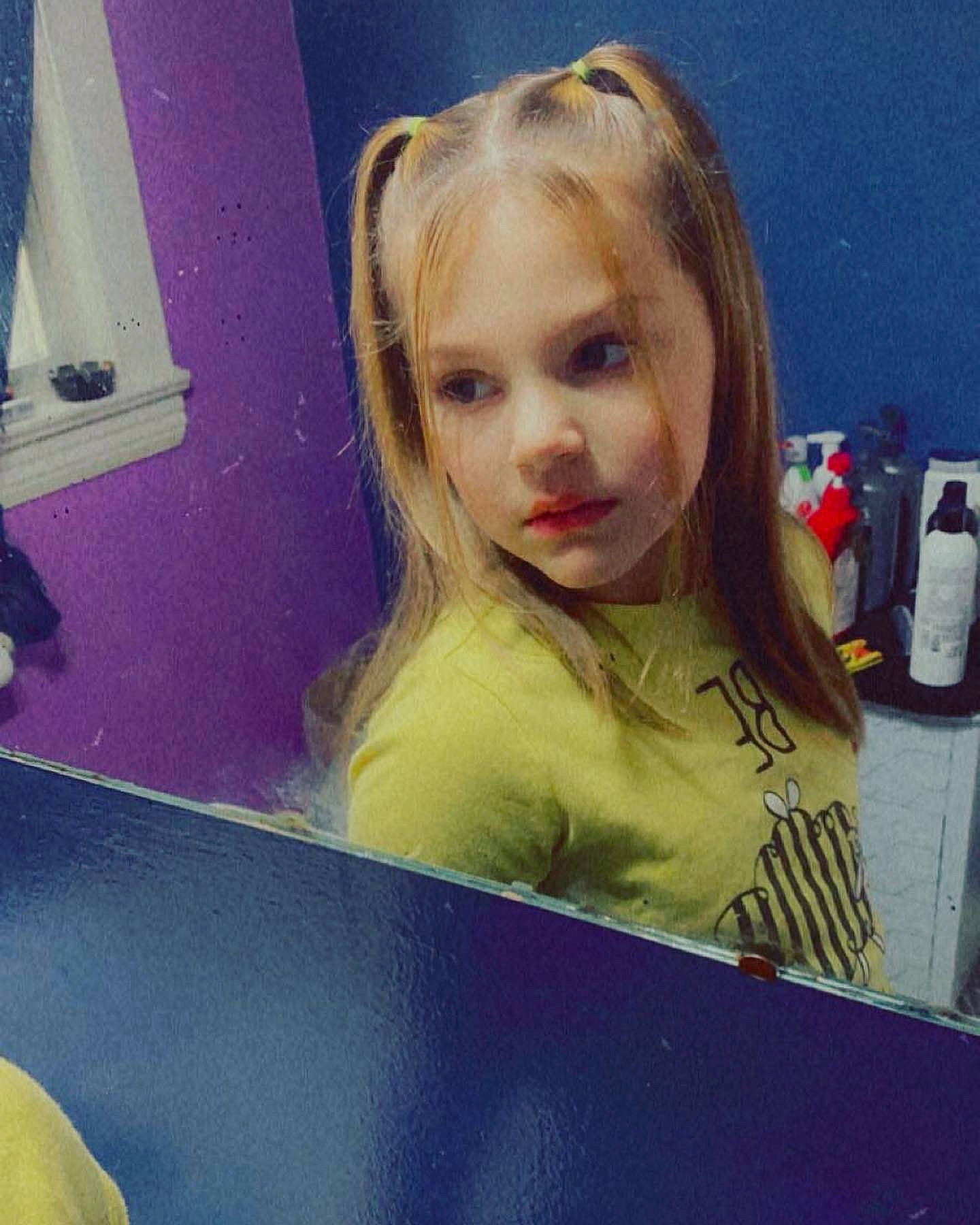 Maddison is registered to the contest to win money with this photo: blond, cheek, child, chin, cool, eyebrow, eyelash, eyewear, facial_expression, fun, hair, happy, head, iris, jaw, lip, long_hair, mouth, nose, person