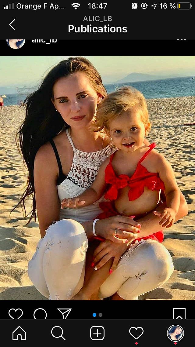 Nayana a rejoint le concours — aidez-le/la à gagner de superbes lots ! adaptation, child, friendship, fun, happy, joy, love, person, photo_caption, photograph, photography, smile, summer, vacation